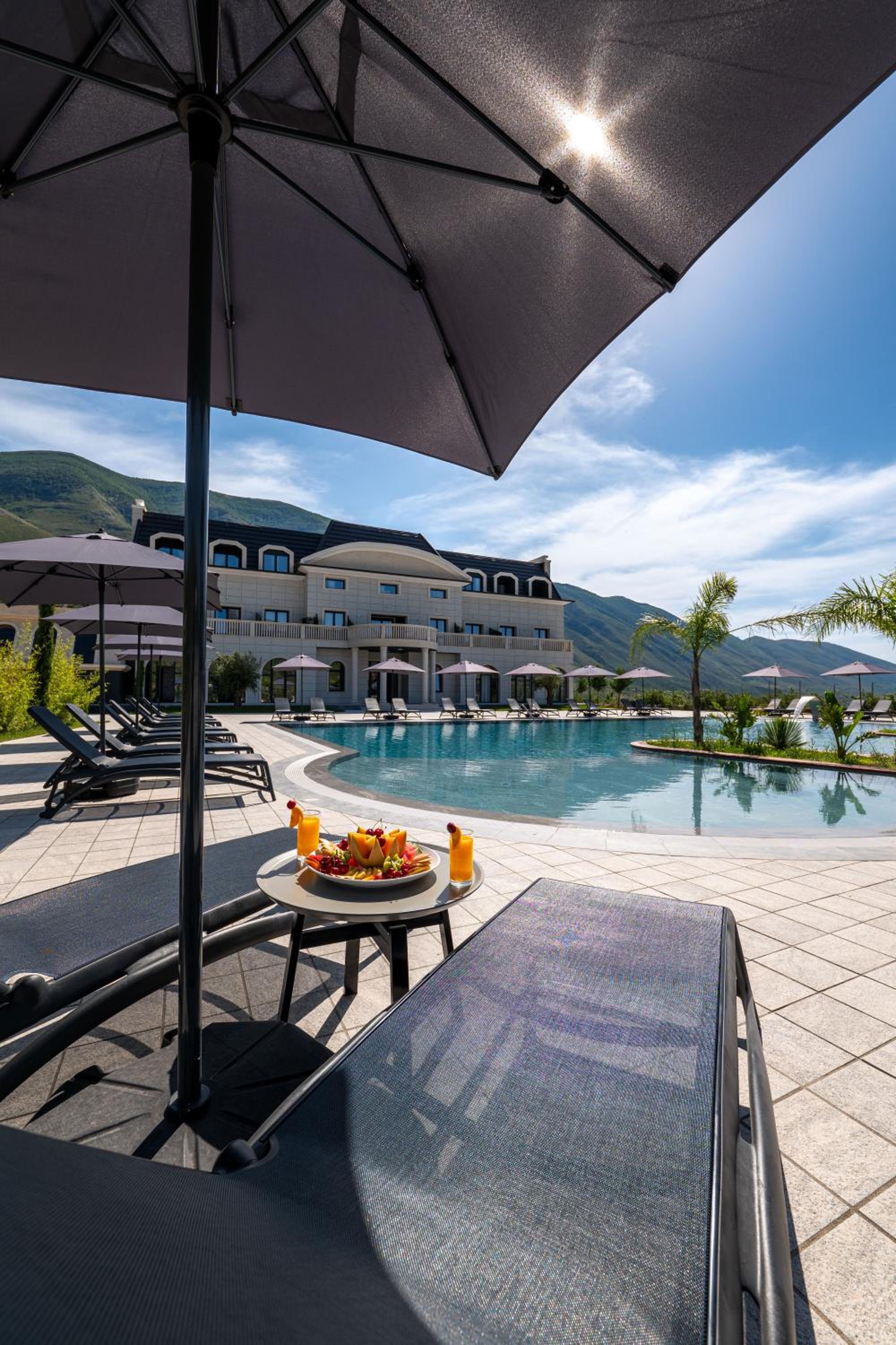 Acros Resort