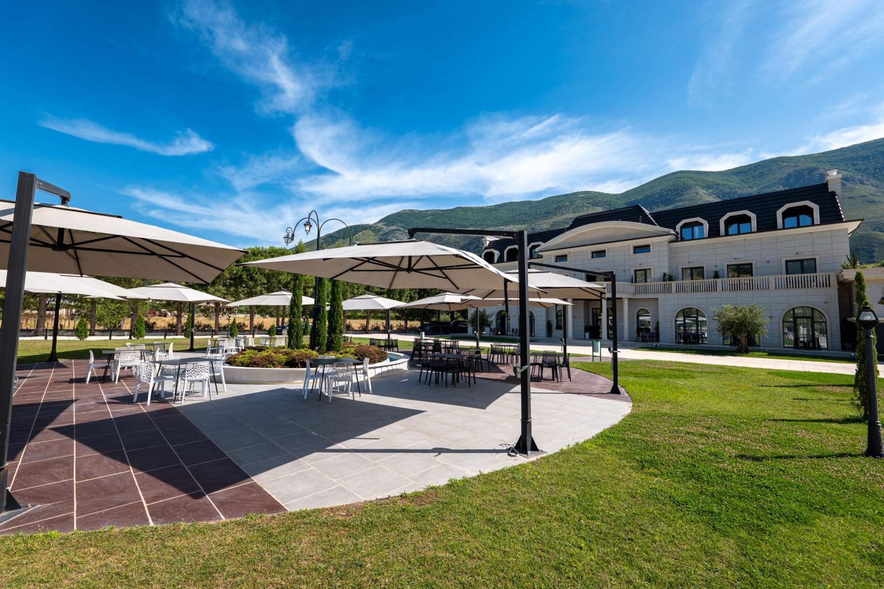 Acros Resort