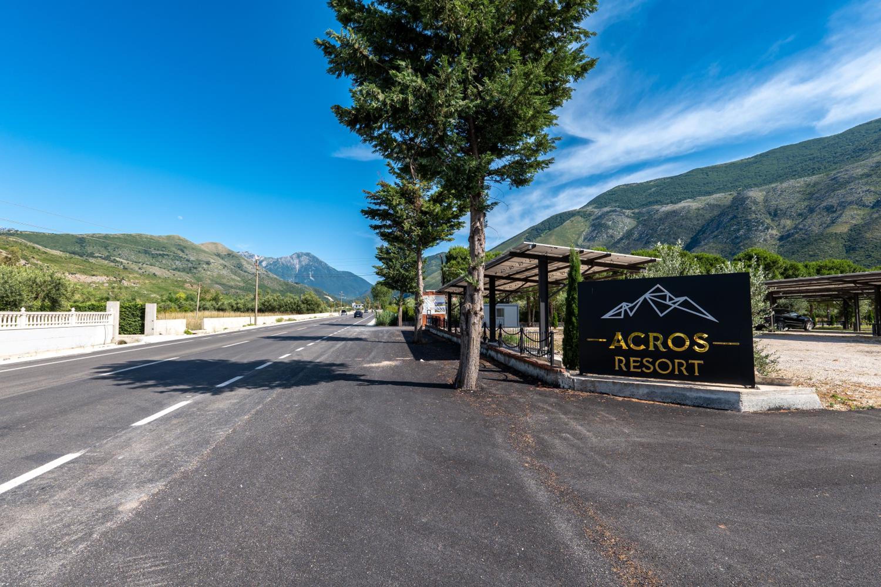 Acros Resort