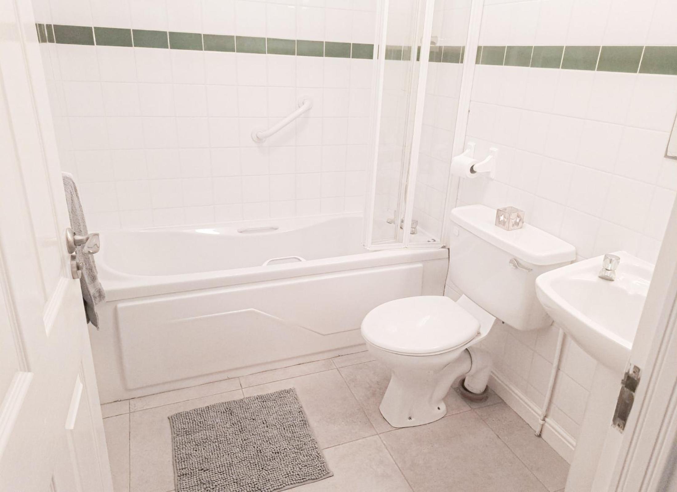 Moore Bay Holiday Homes No 18A by Trident Holiday Homes