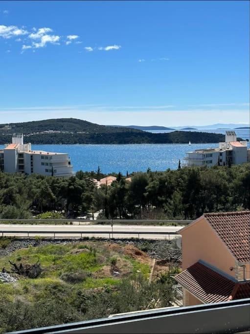 Sky high Sea view lux apartment