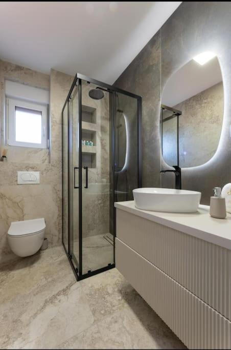 Sky high Sea view lux apartment