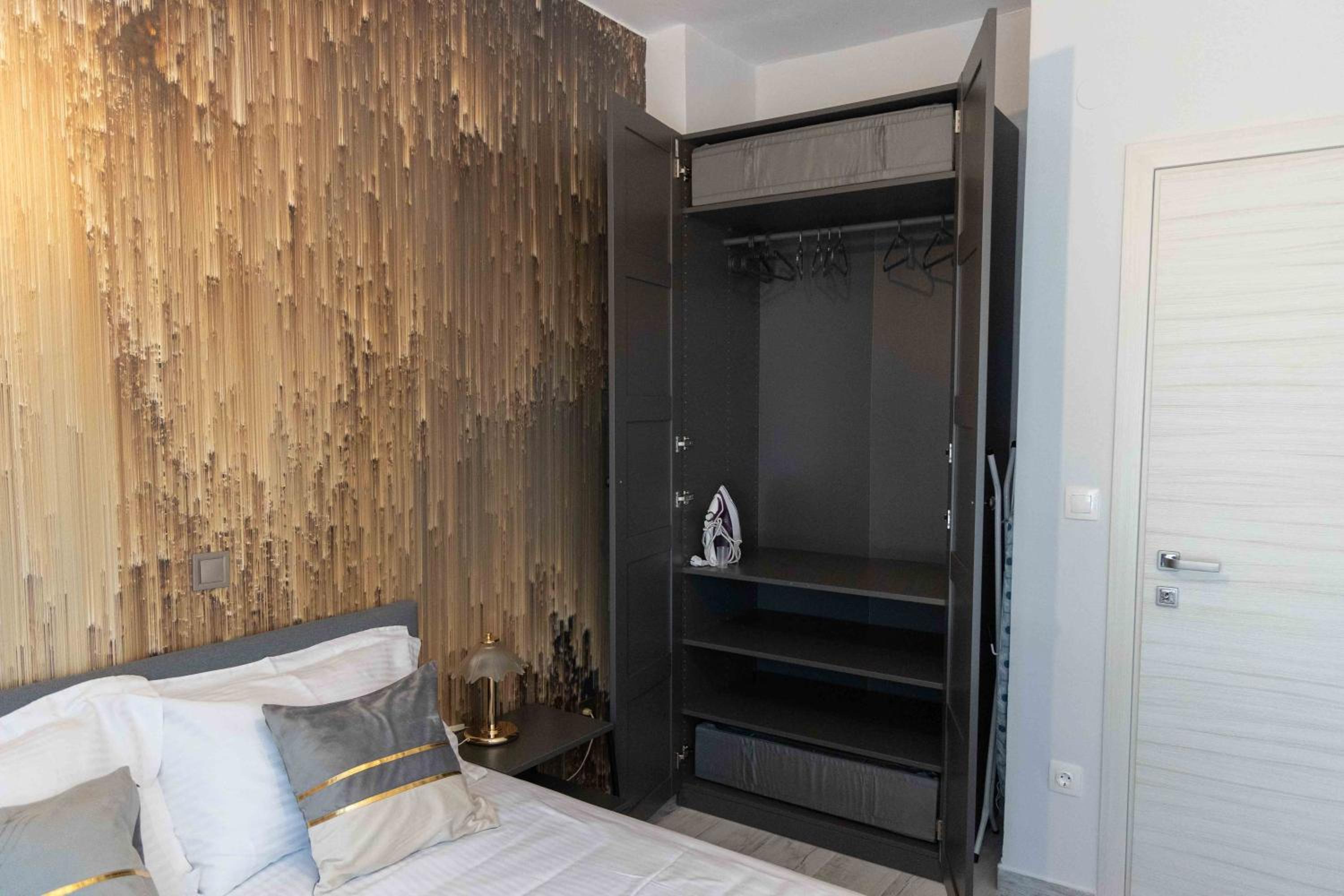 Astradeni Suite
