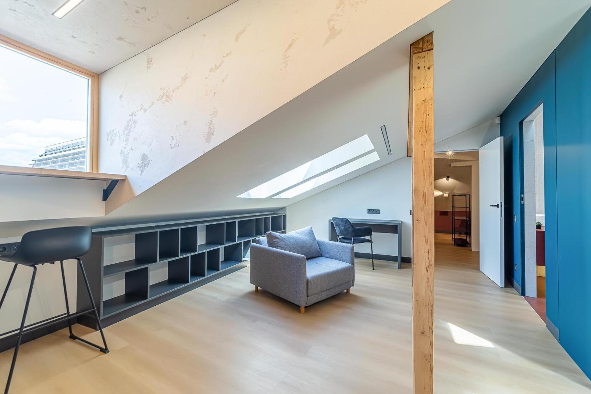Jazz Old Town apartment with AC view 4