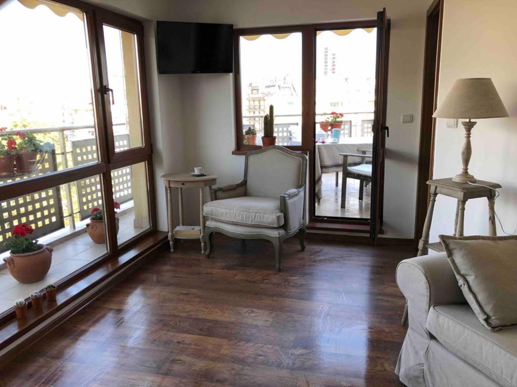 Spacious apartment with a Mountain view, big balcony and parking