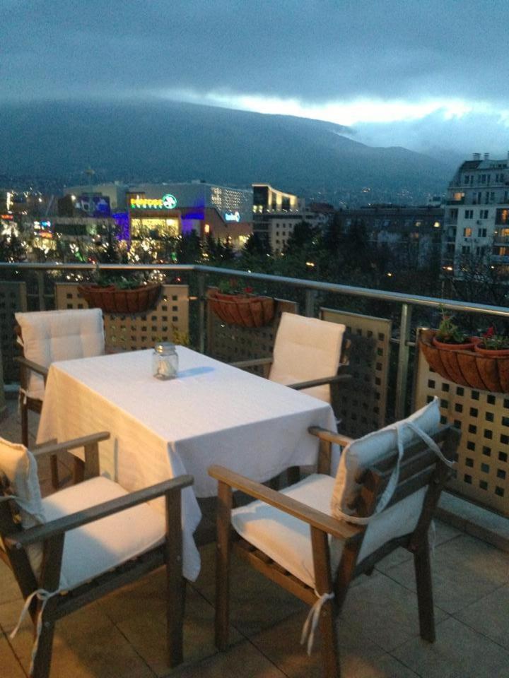 Spacious apartment with a Mountain view, big balcony and parking