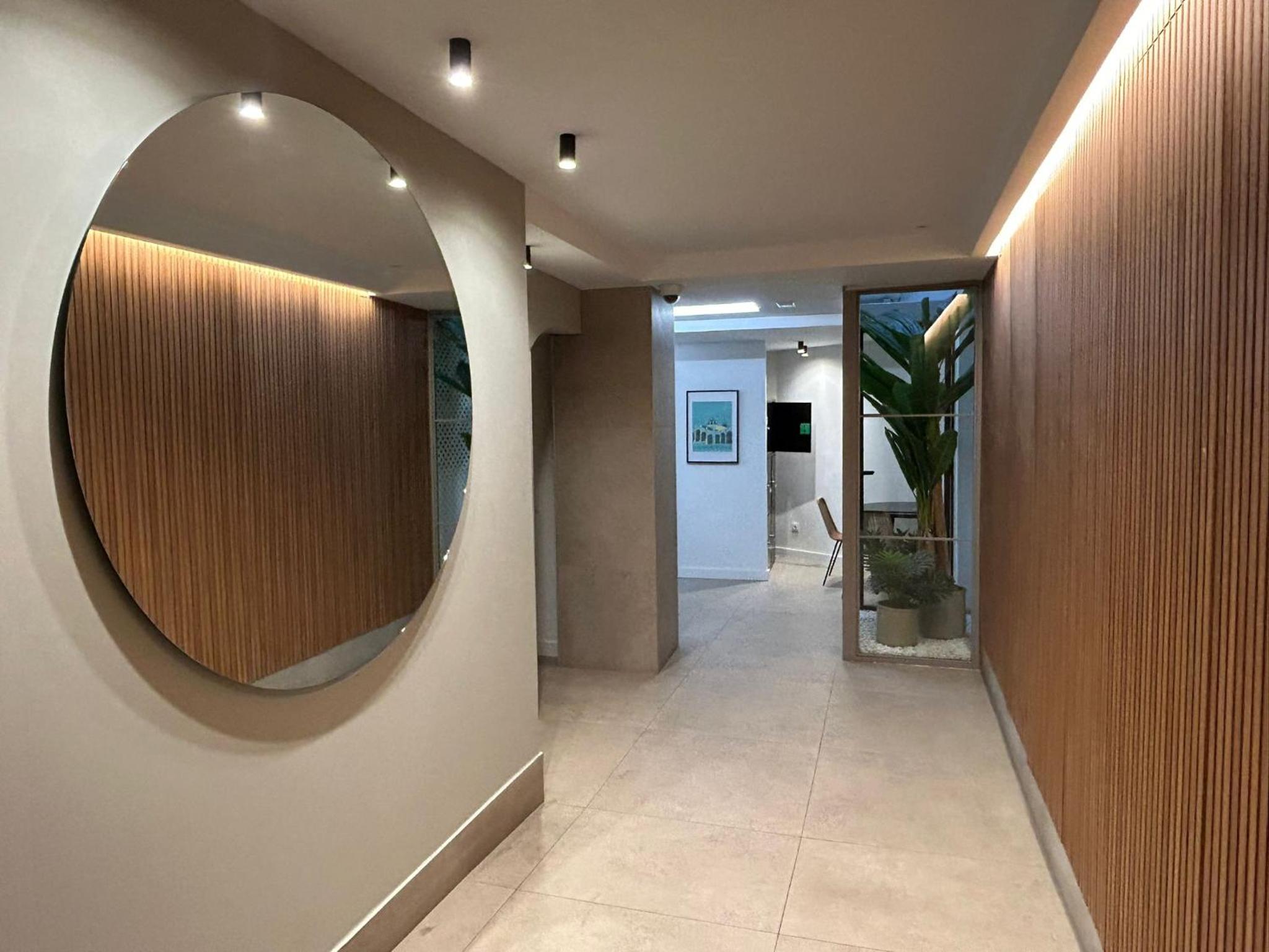 SingularStays Mercado Central