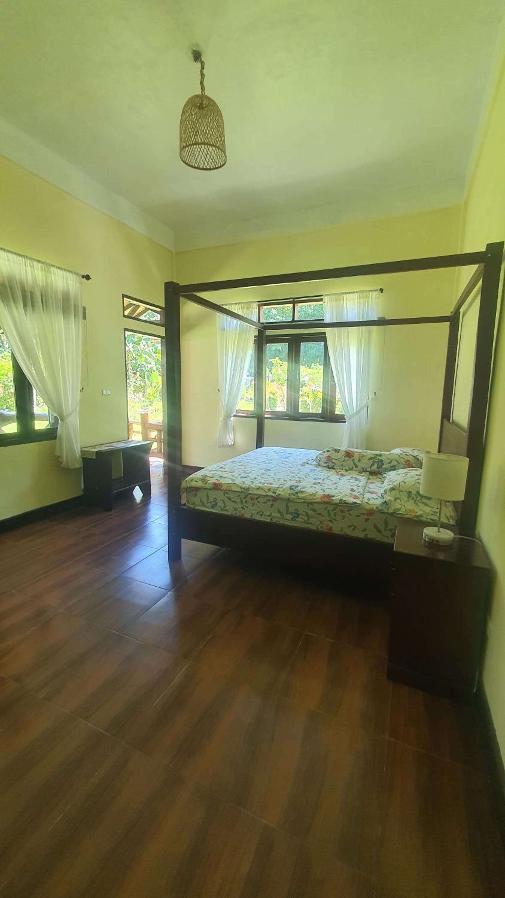 Sumatra Cheeky Monkeys Villa, Trekking and Tours