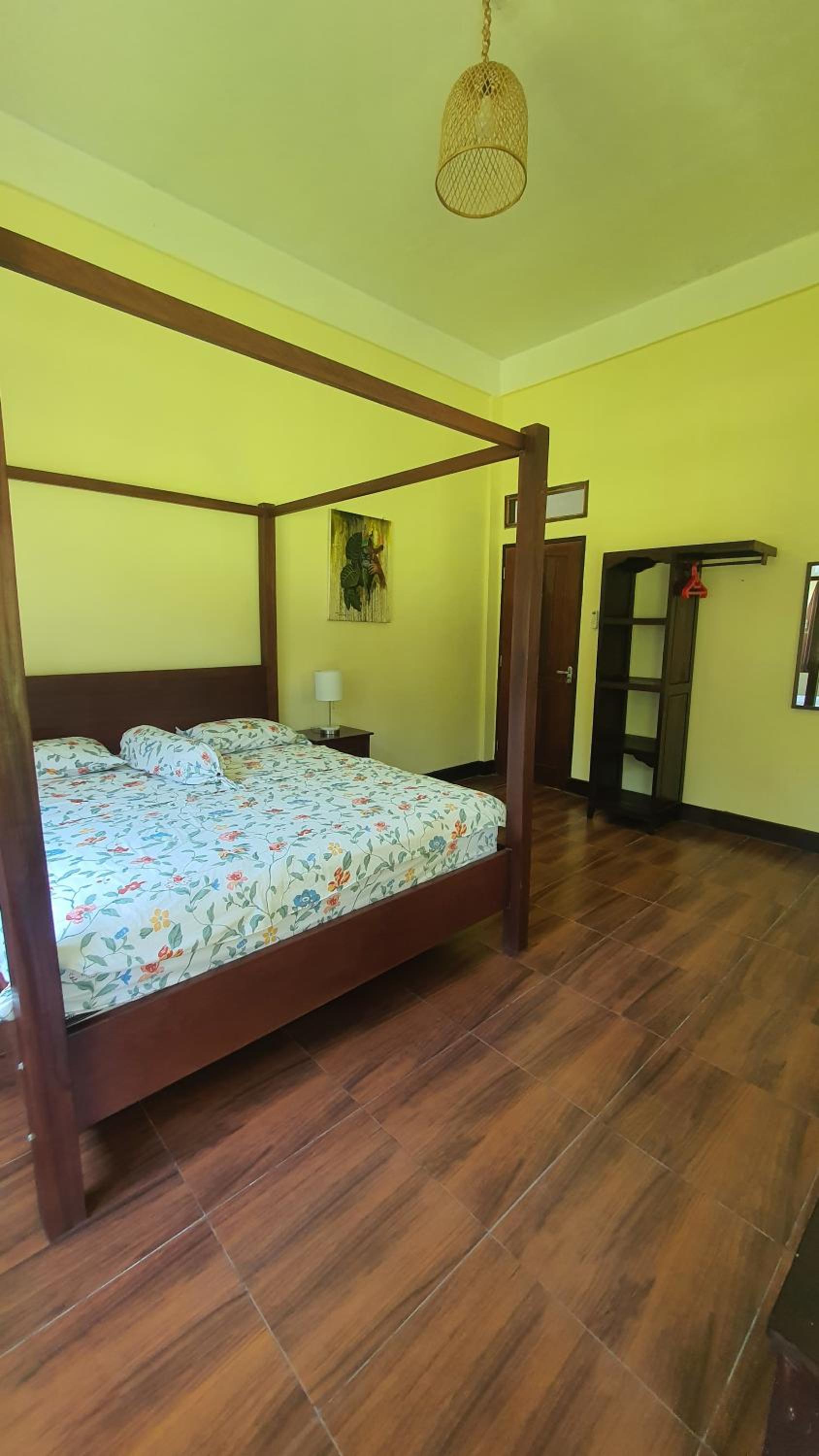 Sumatra Cheeky Monkeys Villa, Trekking and Tours
