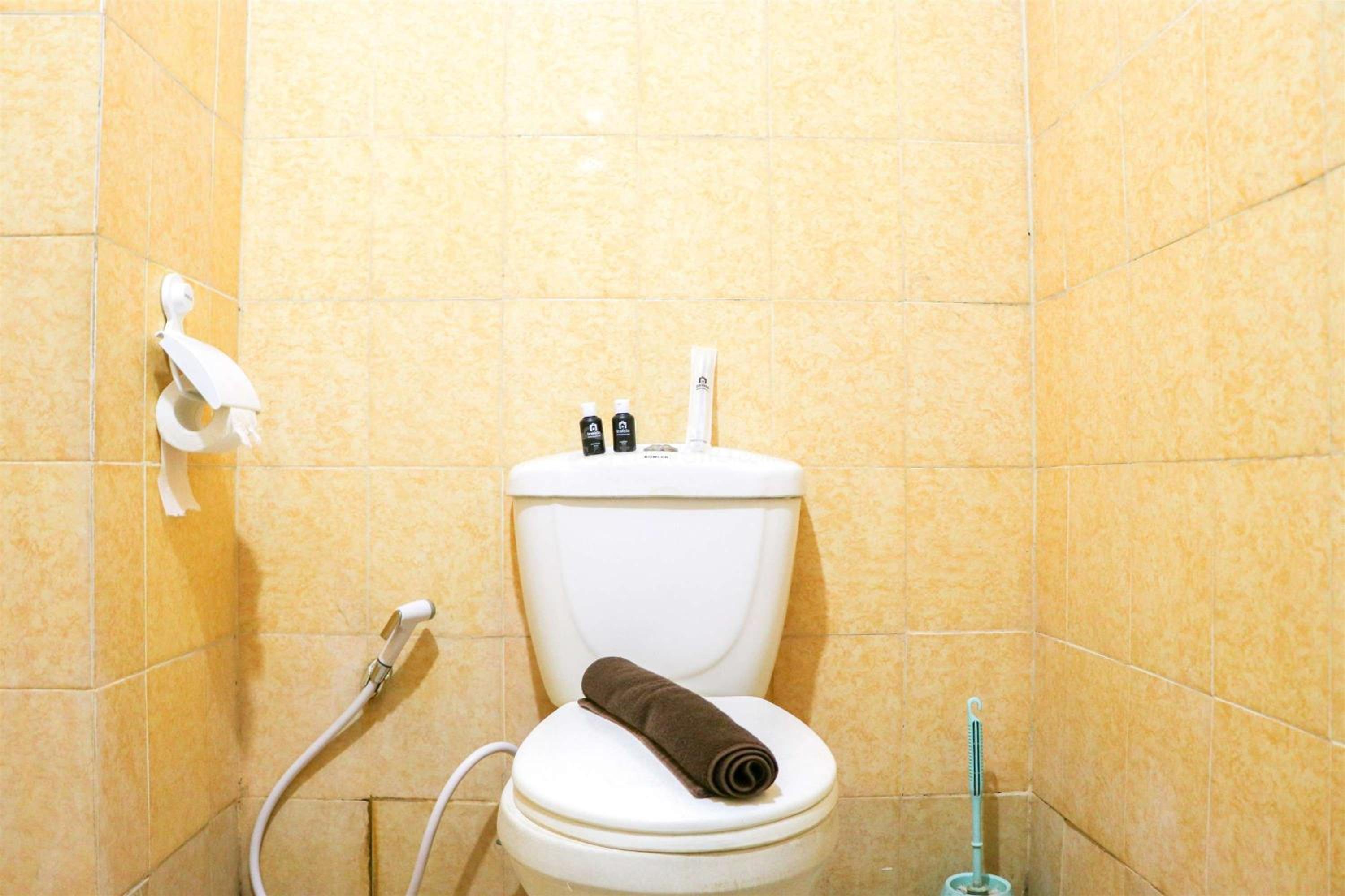 Best Deal 2BR at Buah Batu Park Apartment By Travelio view 4