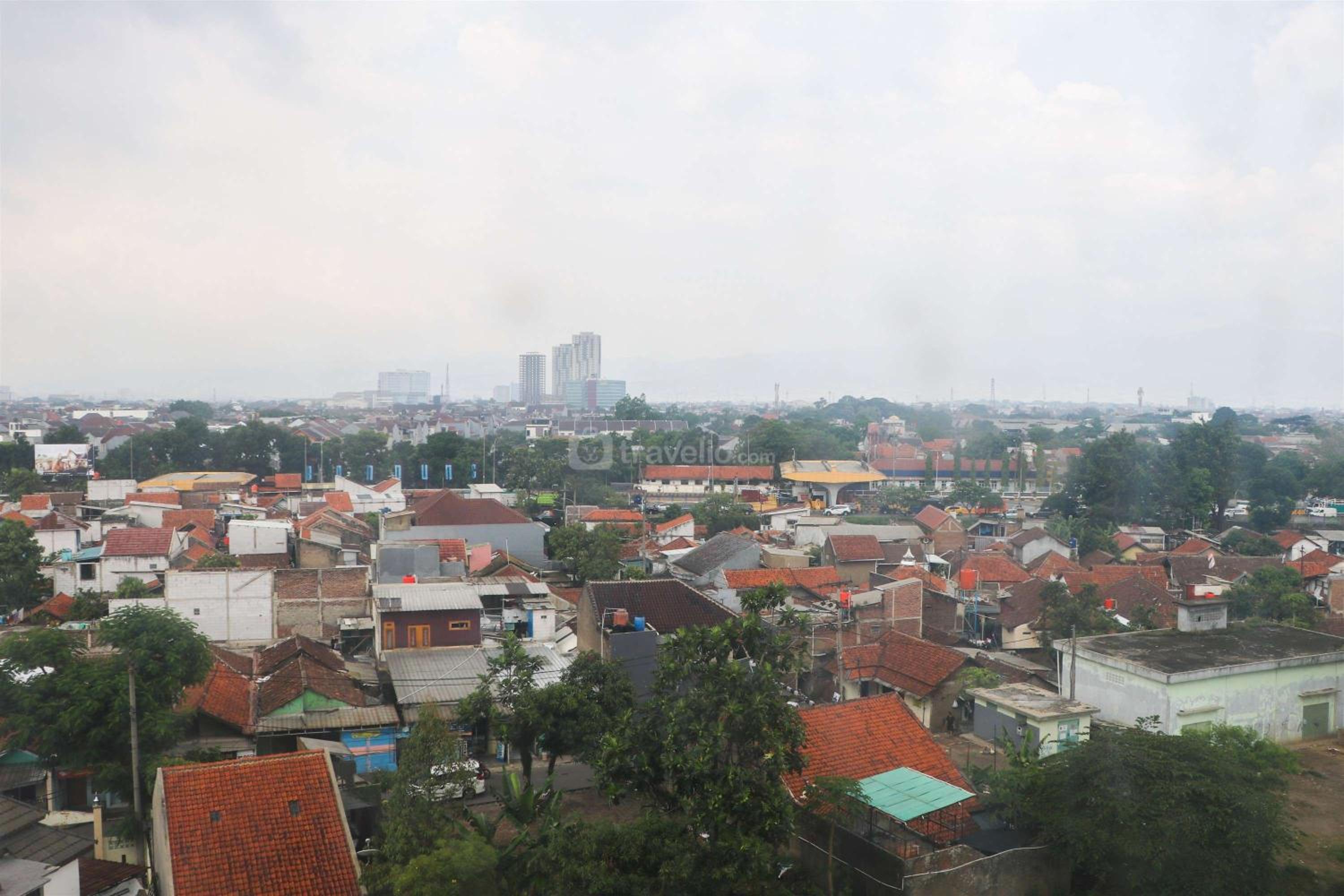 Best Deal 2BR at Buah Batu Park Apartment By Travelio view 3