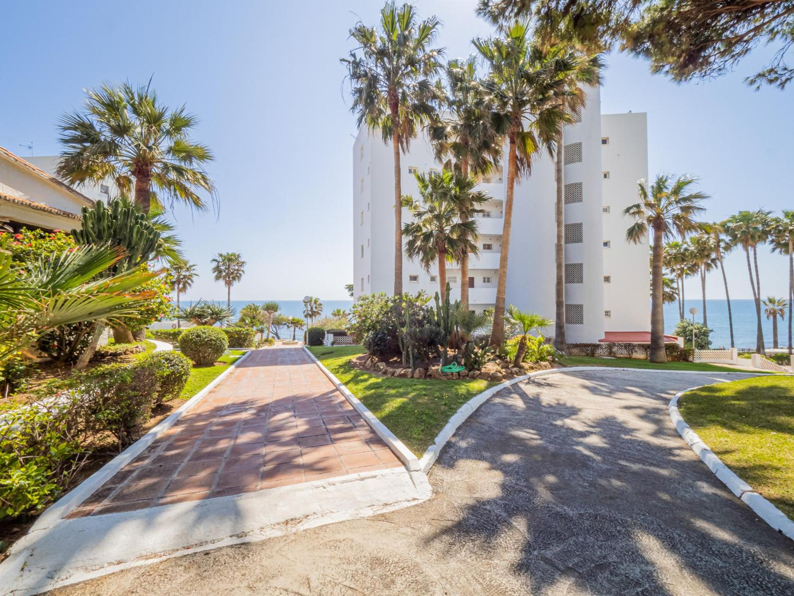 Cubo's Estudio Algaida Calahonda Beach