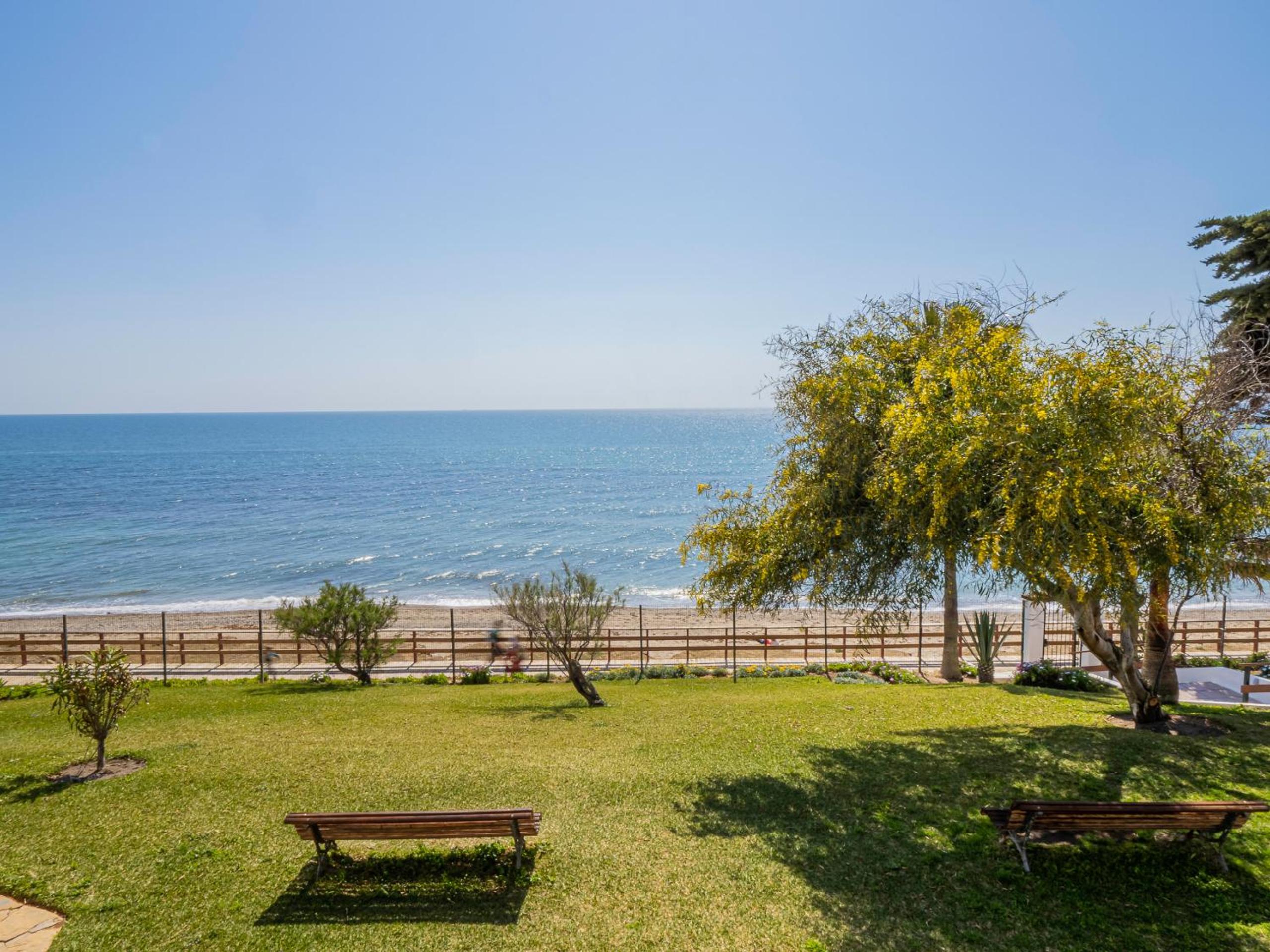 Cubo's Estudio Algaida Calahonda Beach