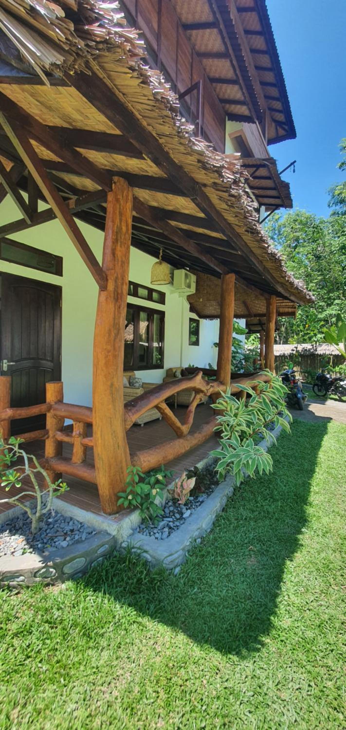 Sumatra Cheeky Monkeys Villa, Trekking and Tours