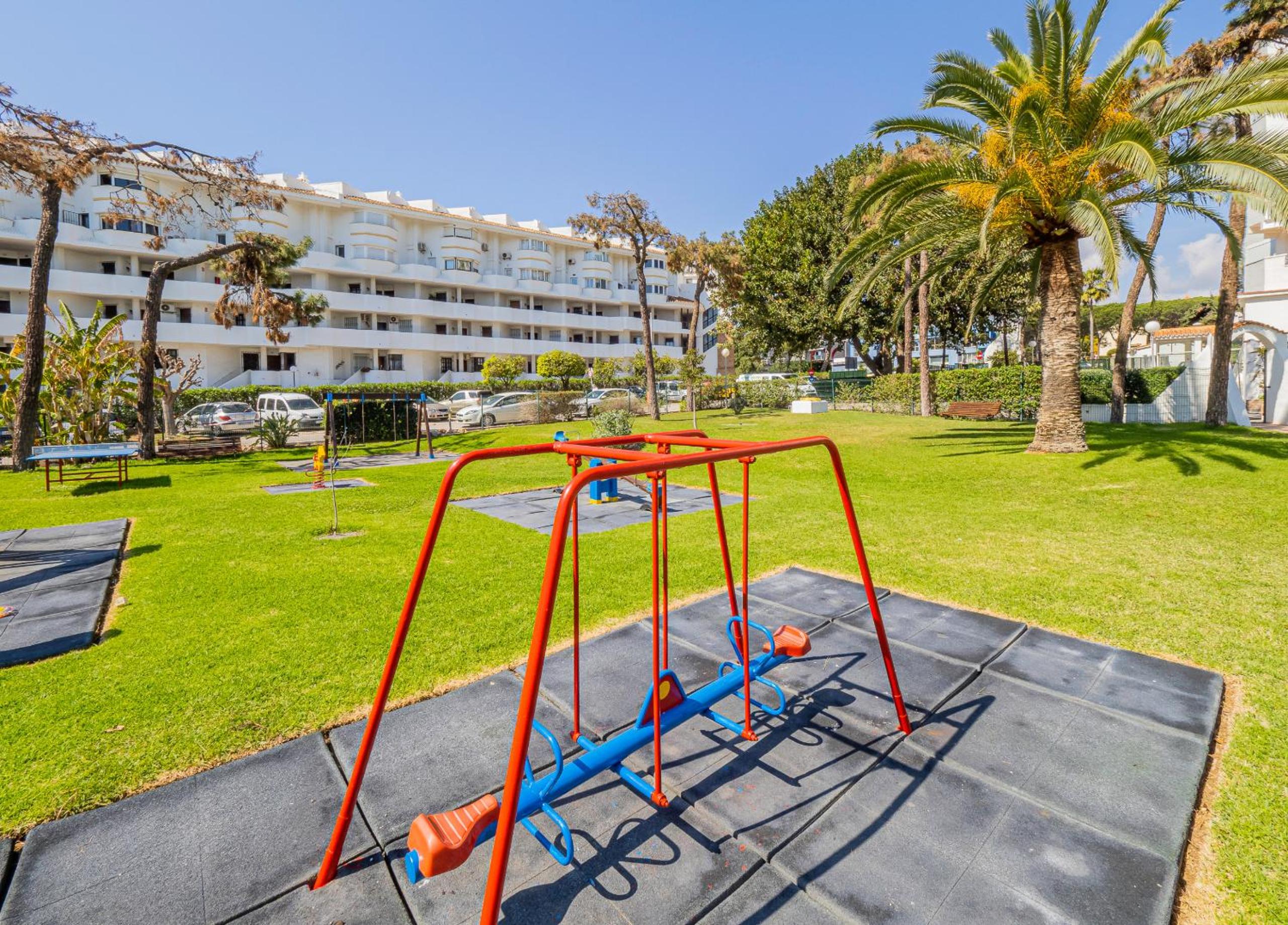 Cubo's Estudio Algaida Calahonda Beach