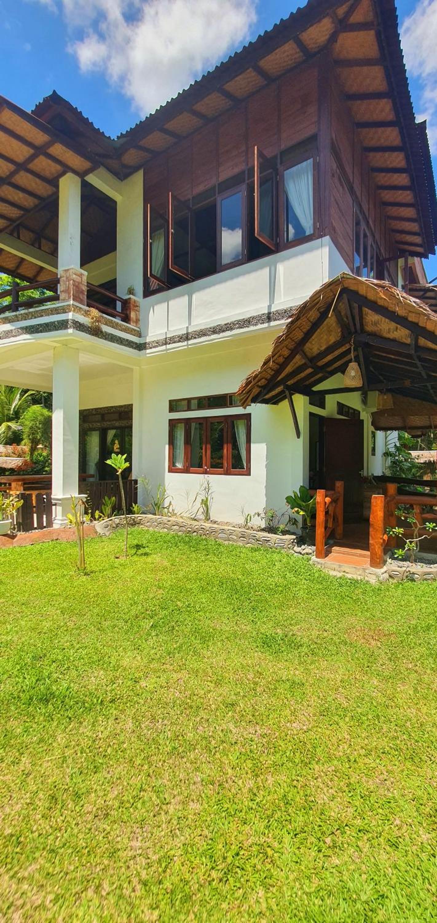 Sumatra Cheeky Monkeys Villa, Trekking and Tours
