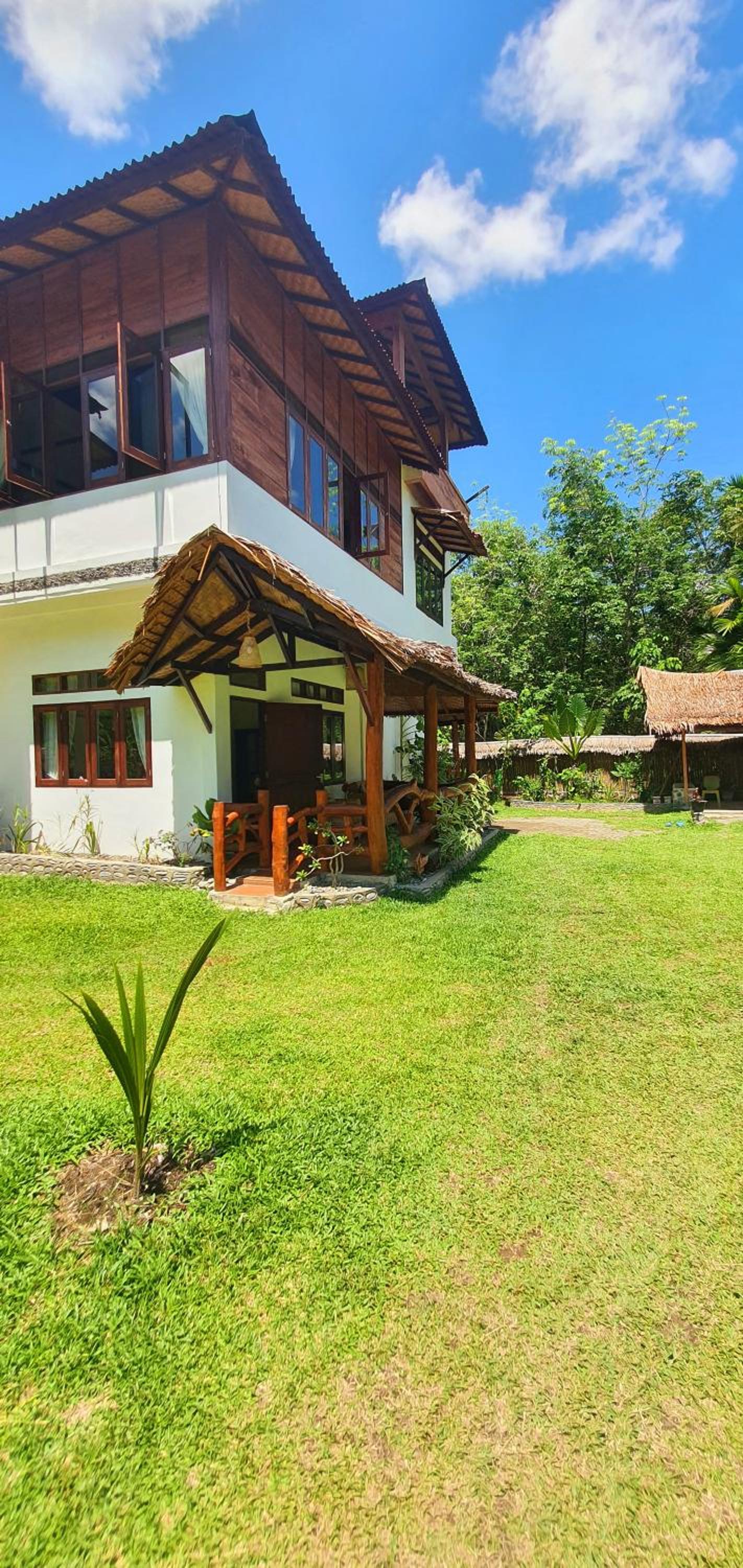 Sumatra Cheeky Monkeys Villa, Trekking and Tours