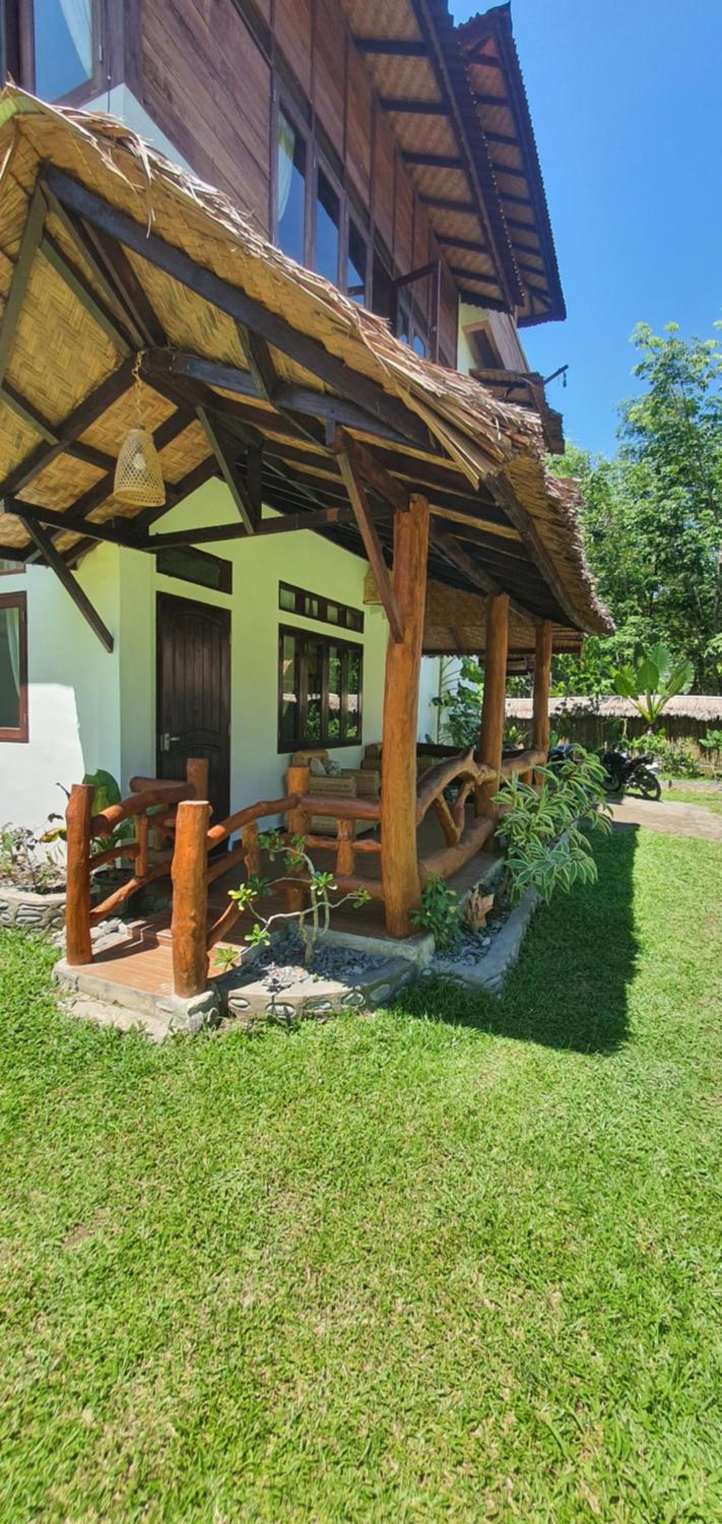 Sumatra Cheeky Monkeys Villa, Trekking and Tours