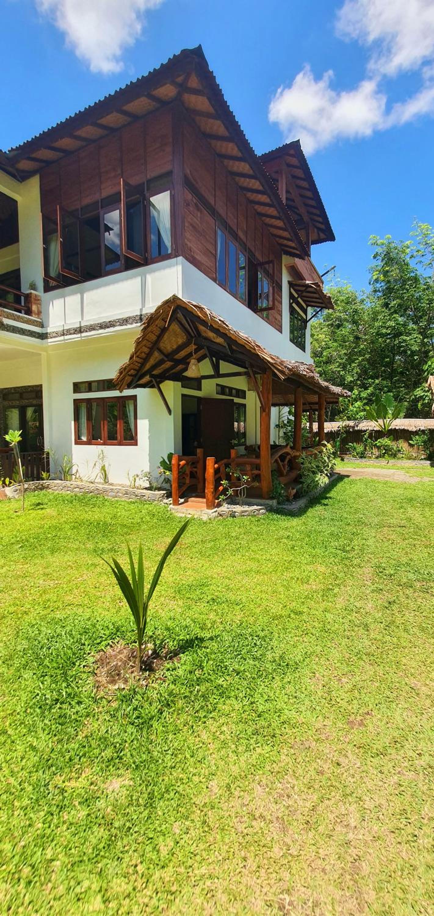 Sumatra Cheeky Monkeys Villa, Trekking and Tours