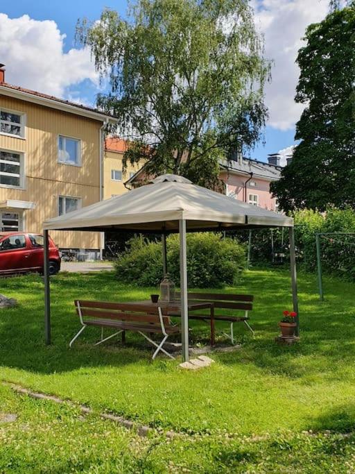 Kaunis ja valoisa koti lähellä Aurajokirantaa