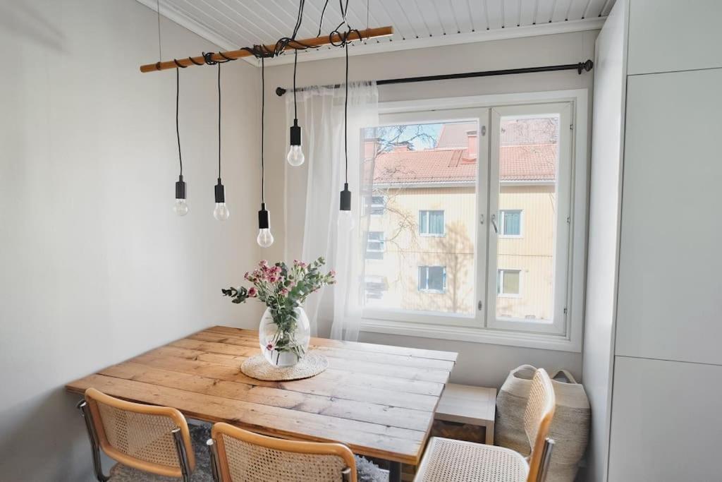 Kaunis ja valoisa koti lähellä Aurajokirantaa