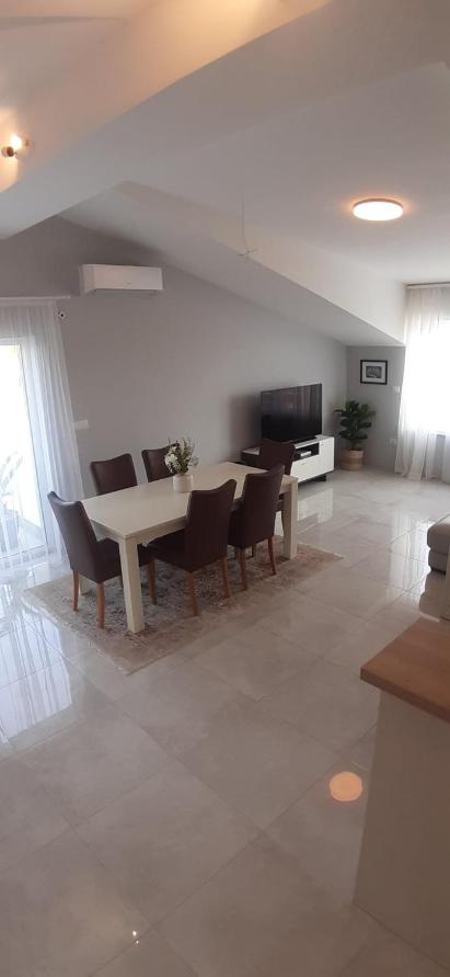 Pula Vacations - Valdebek Apartments with pool - Property Image 10