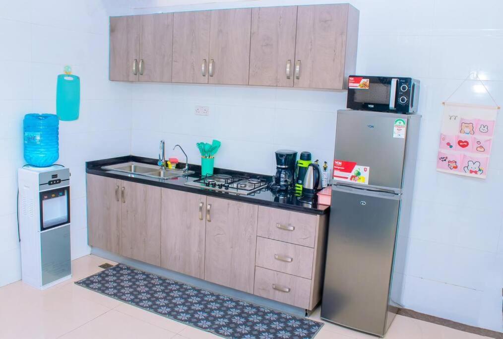 Cheapest 1Bdr with Pool on Lenana Road, near yaya Kilimani view 2