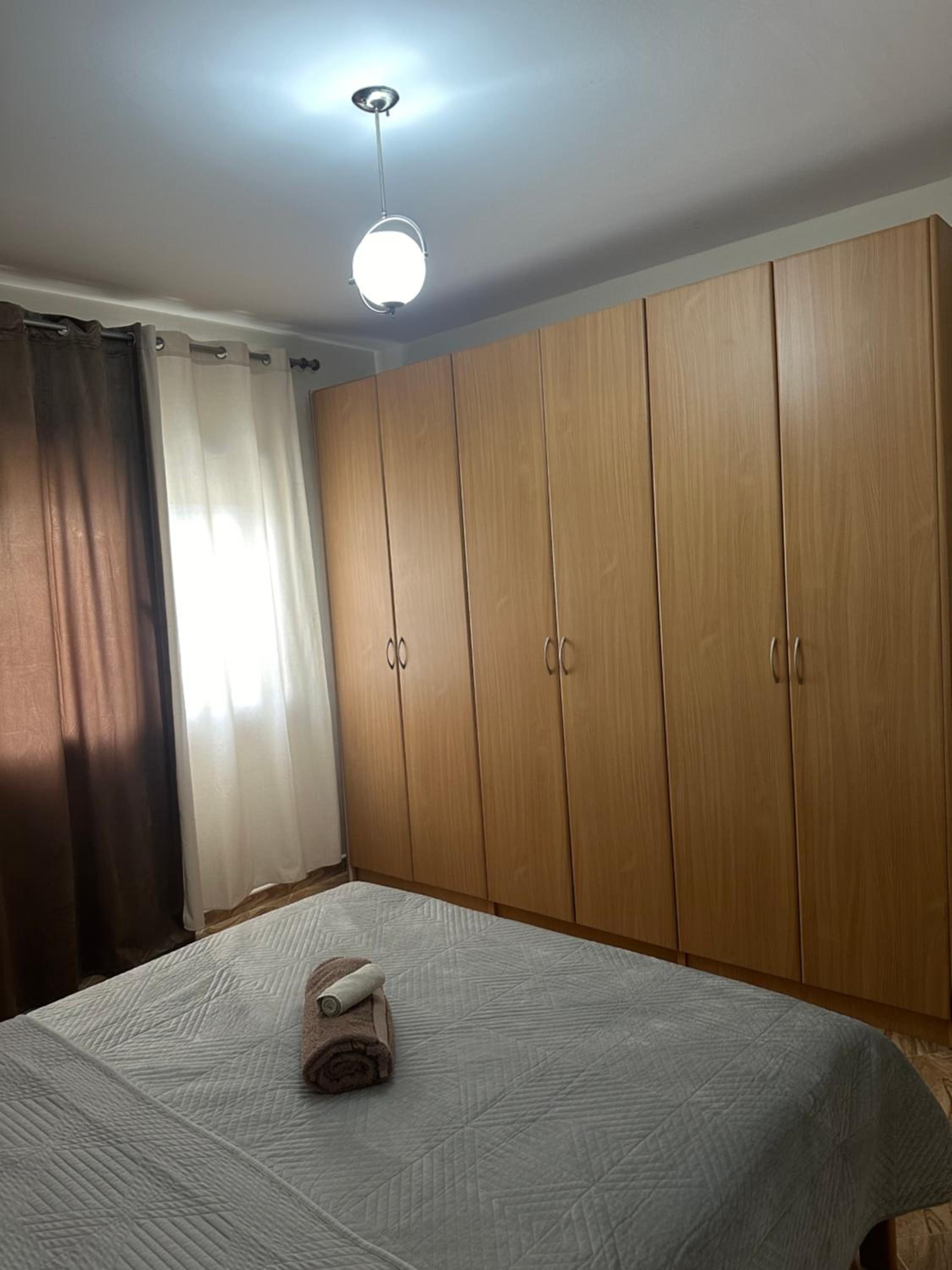 Zogu i zi,Ring center, Tirane