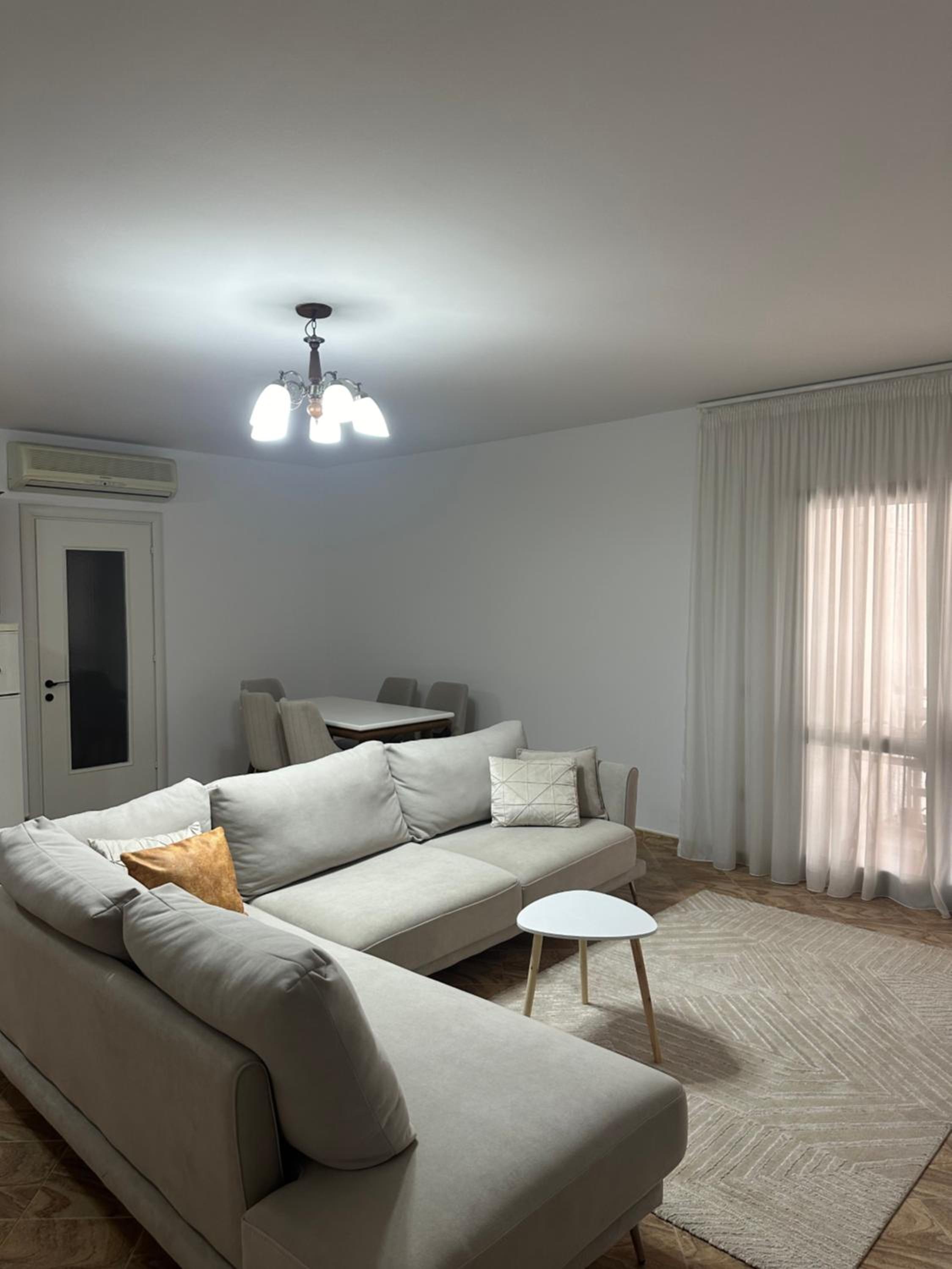 Zogu i zi,Ring center, Tirane
