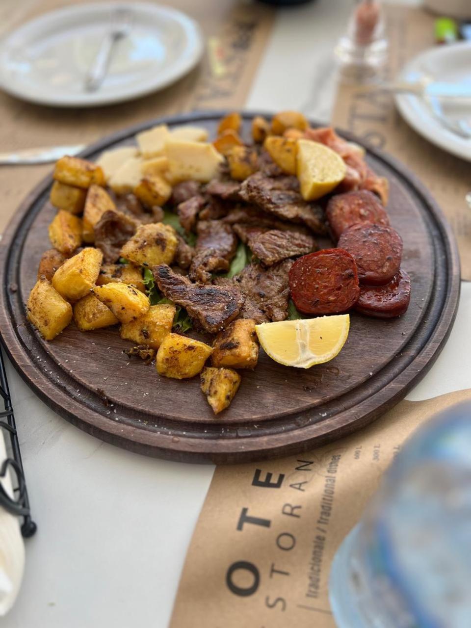 Star Hotel & Restaurant