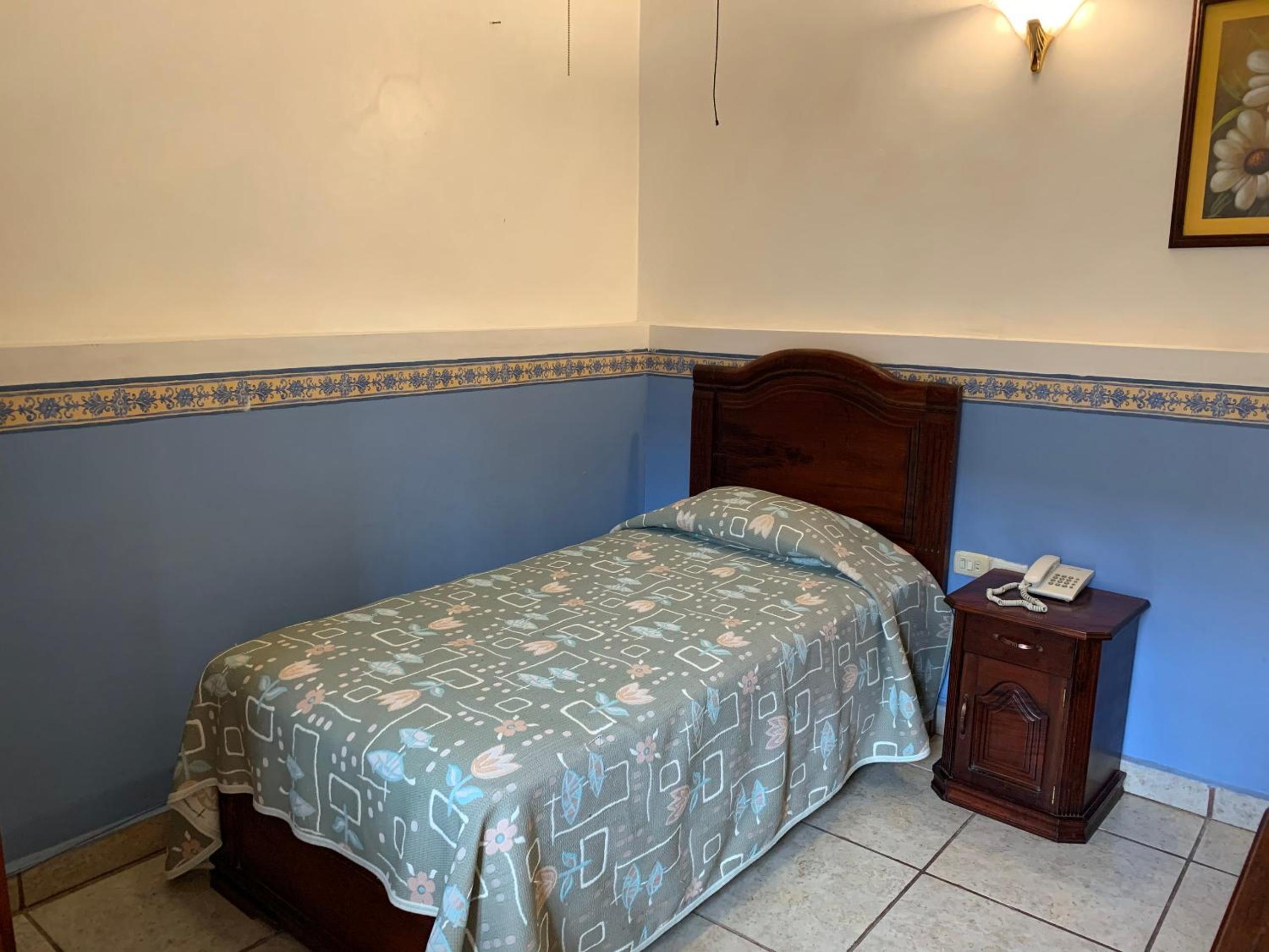 Xalapa Vacations - OYO Hotel Real de Cortes - Property Image 1