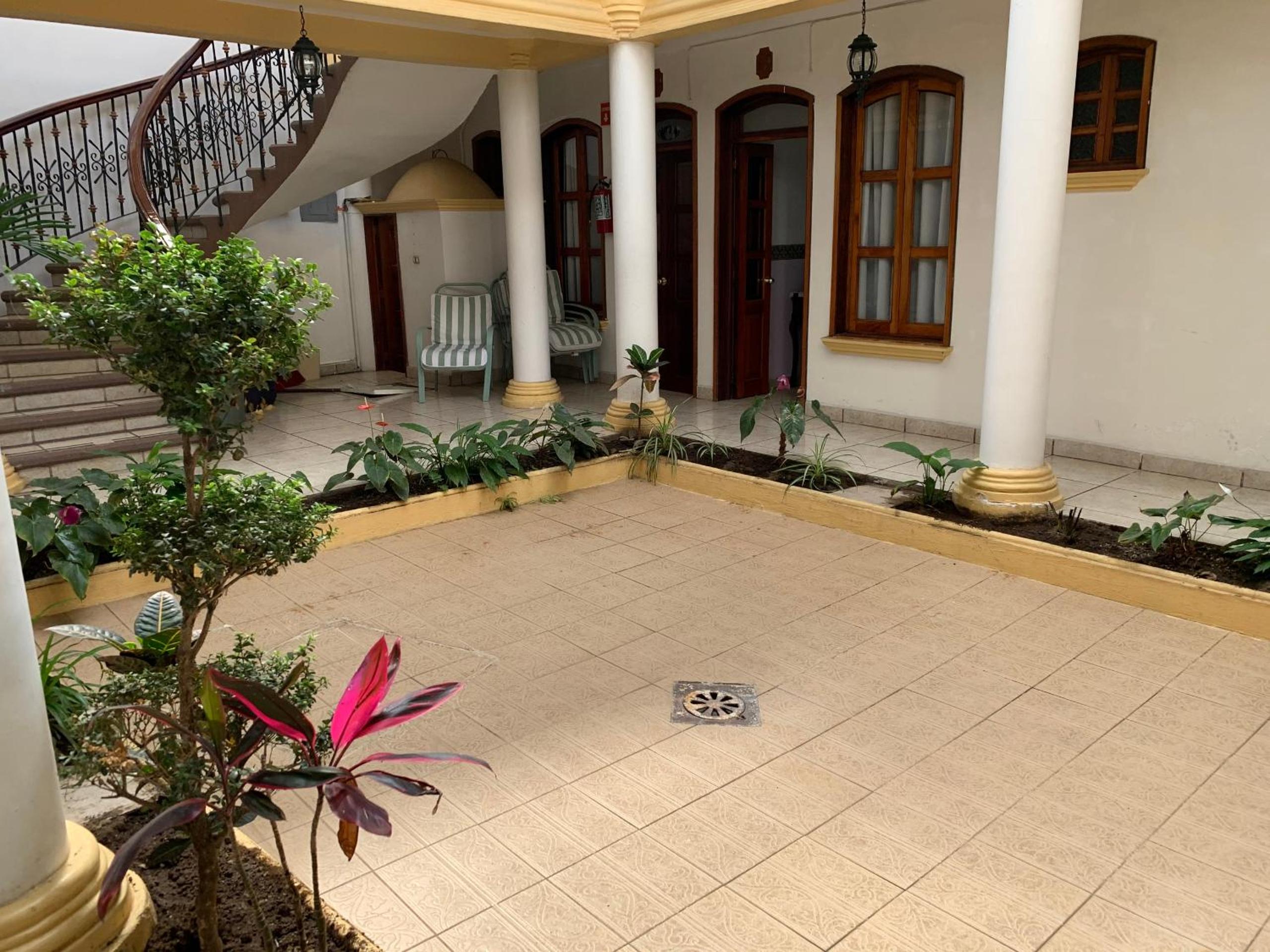 Xalapa Vacations - OYO Hotel Real de Cortes - Property Image 7