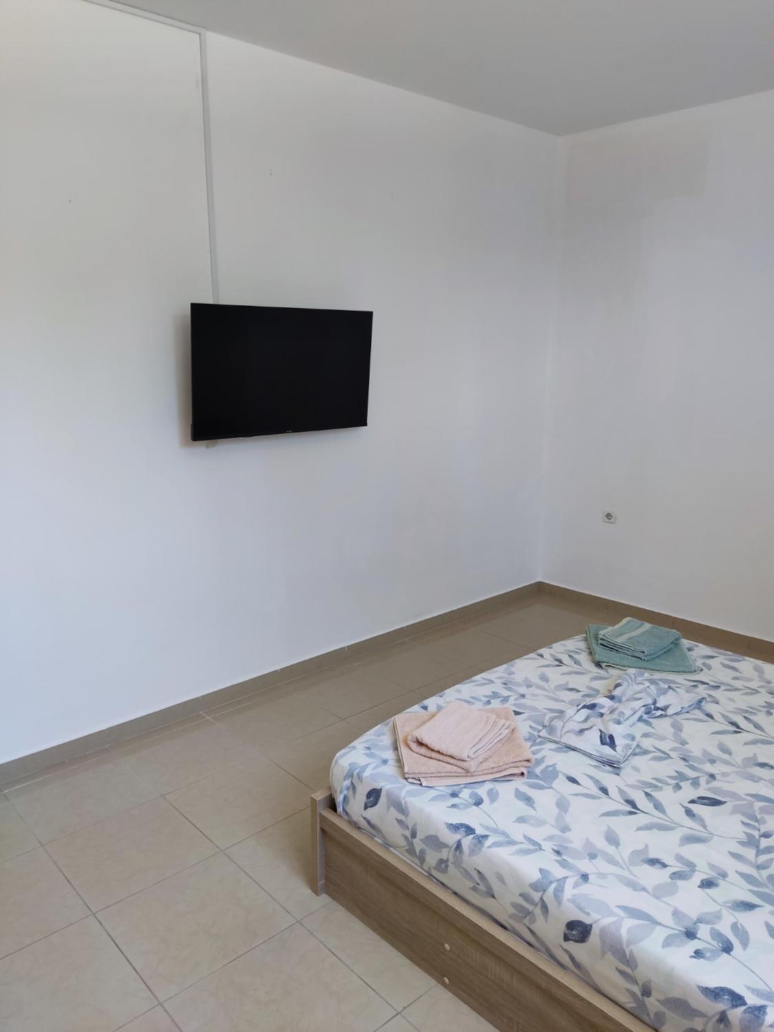 Mama Marina apartement near to the airport 2 view 5