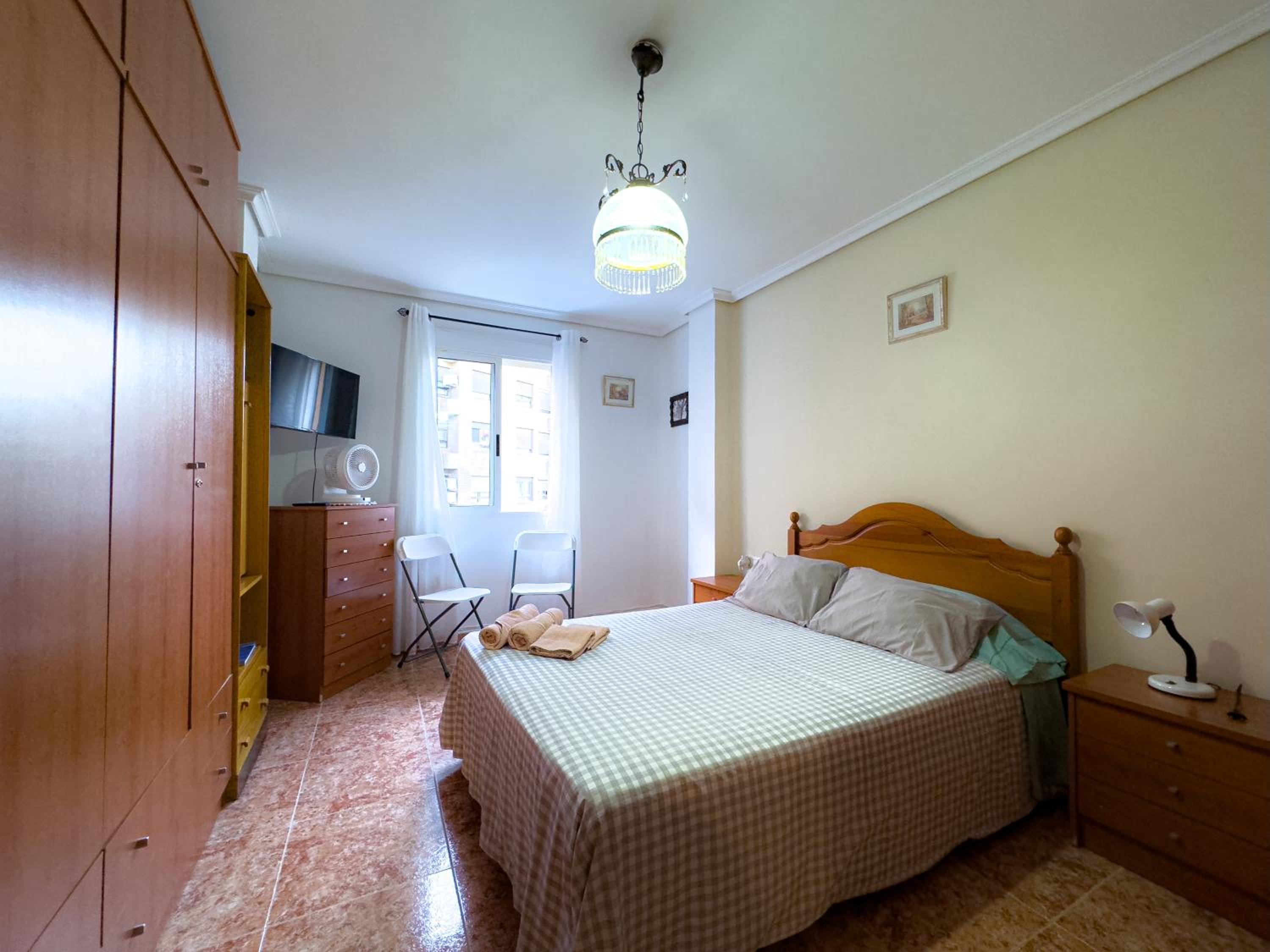Rooms in Valencia Great Location in Shared Apartment