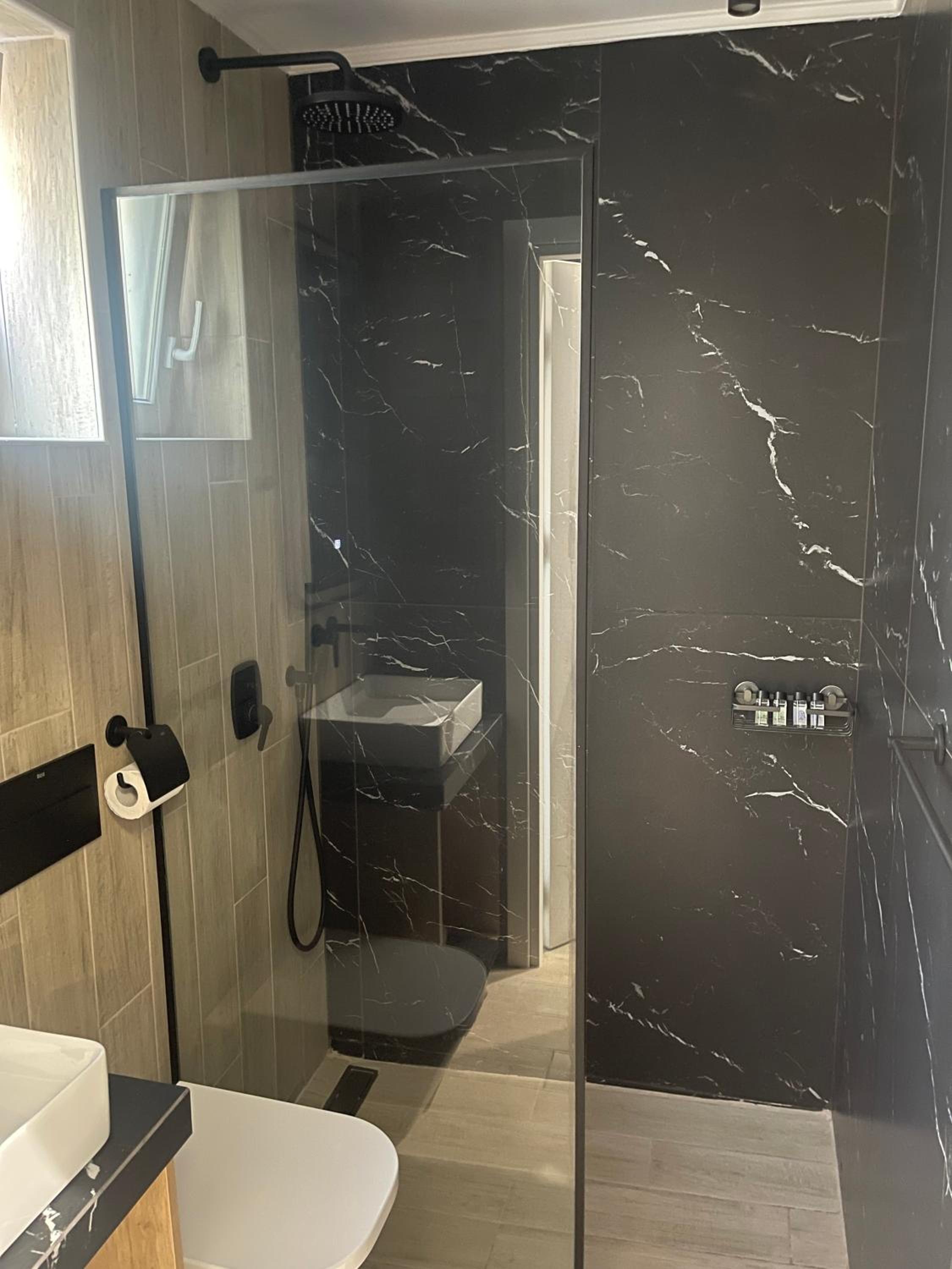 B1 Luxury Studio - Property Image 13