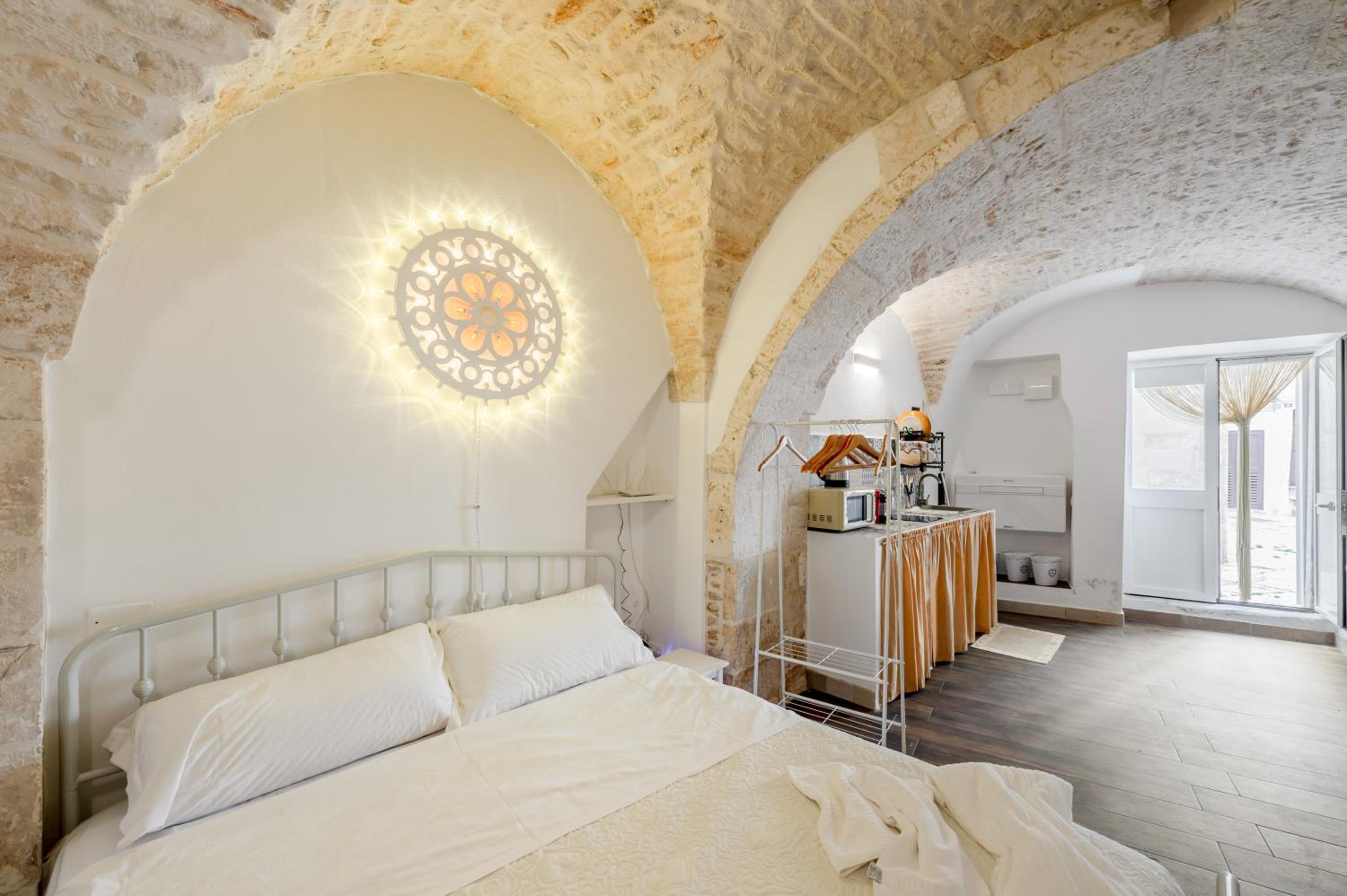 Suite Violetta by Rentbeat photo 5