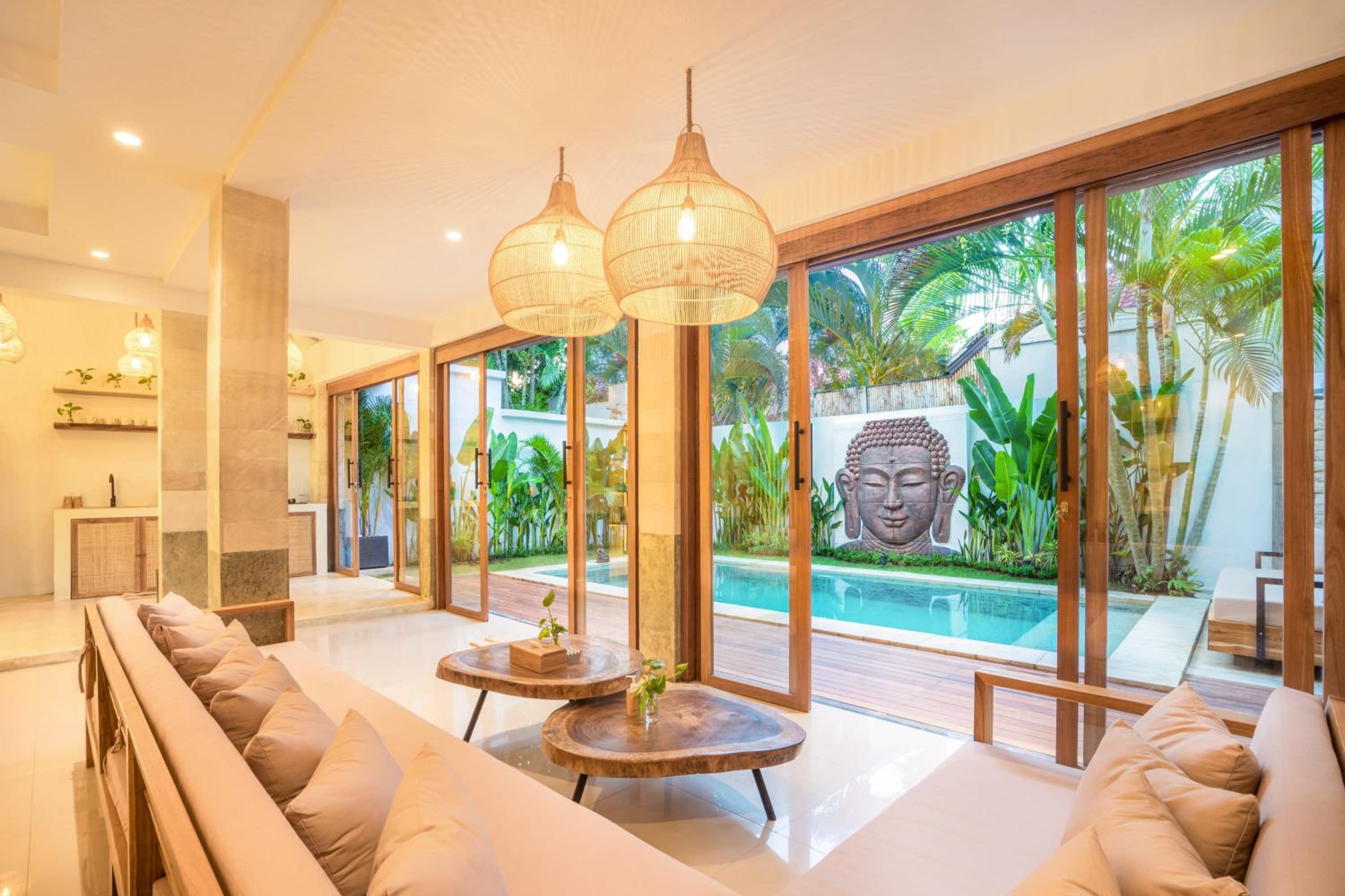 Villa Tokyo - 3 BDR Private Villa - 3 min walk to KU DE TA beach view 2