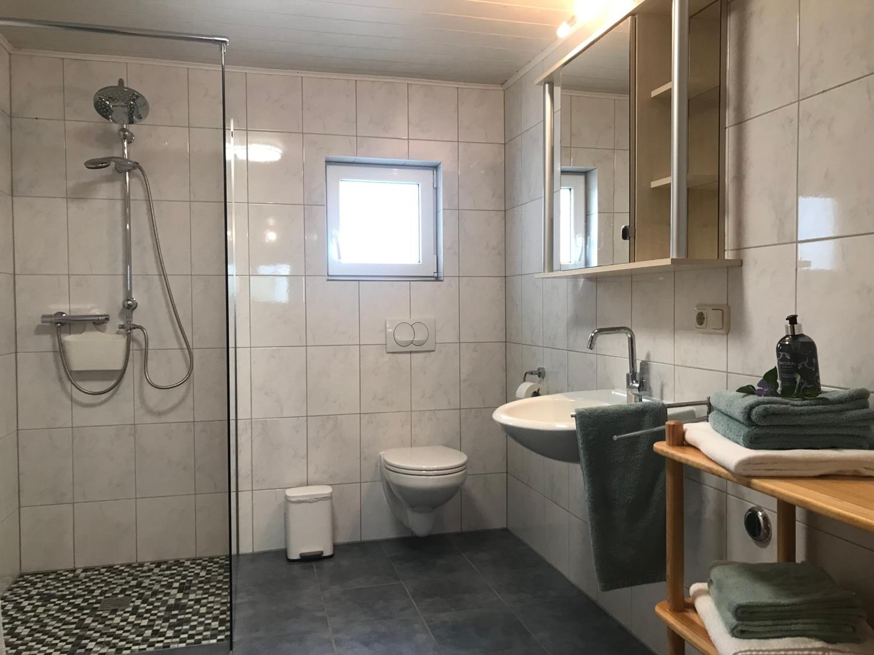 Maxi-Apartment Bodanum - mit eigener Terrasse - naturnahe Ortsrandlage - VDSL - 10 min zum Nürburgring