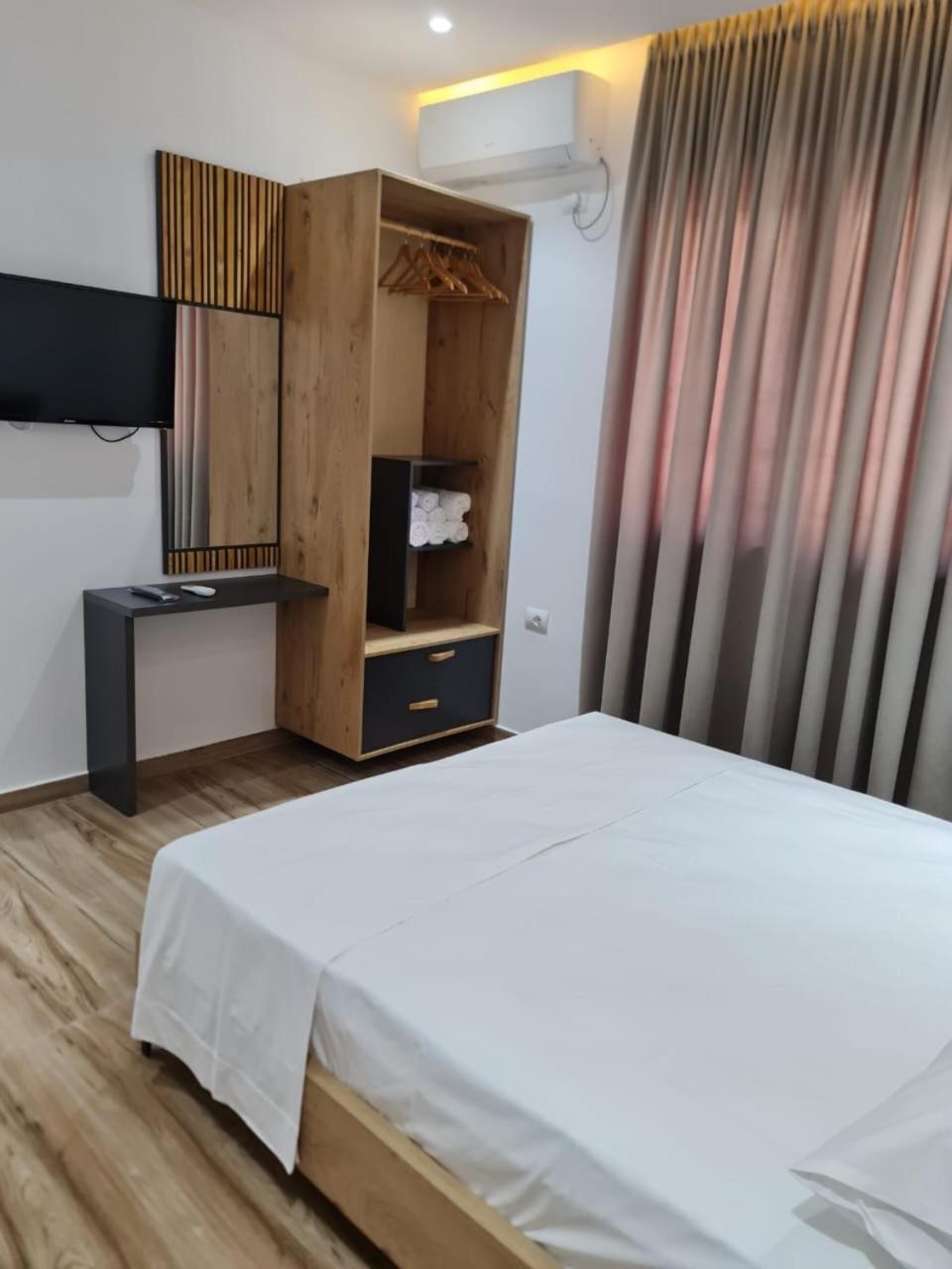 Laska Studio Apartments