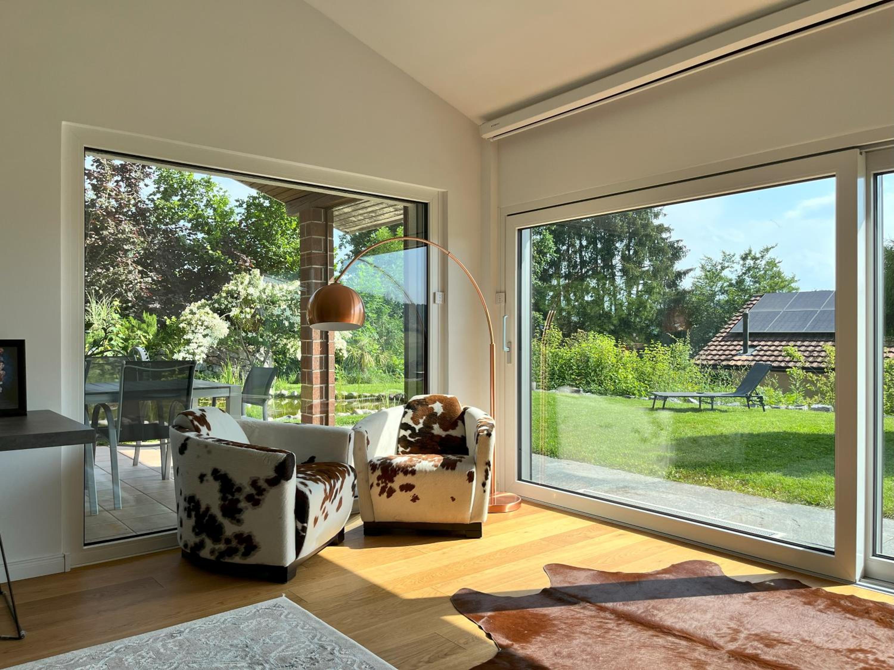 High-End-Haus mit Garten und Extras