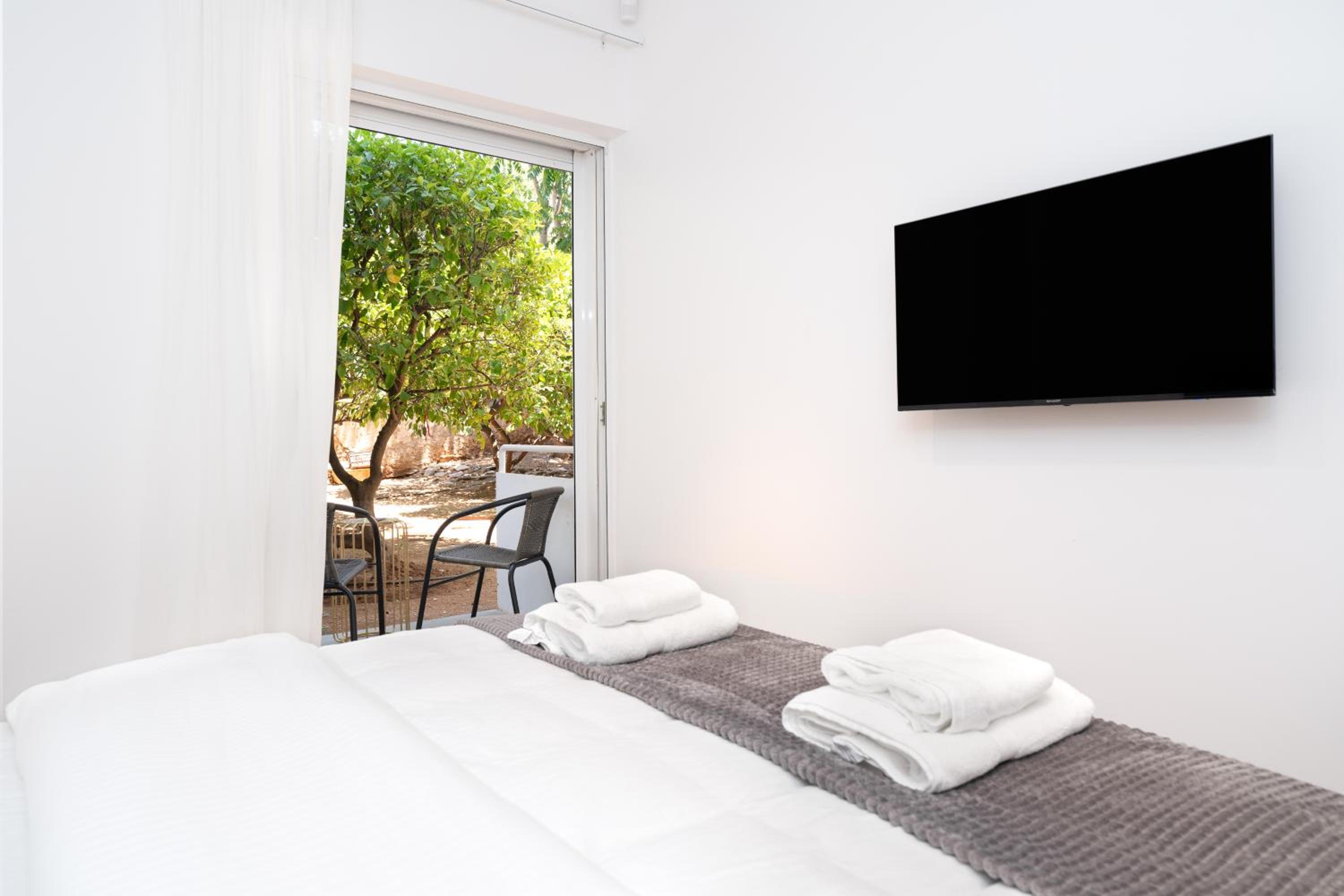 Stylish Apartment in Athens Riviera with Outdoor Patio