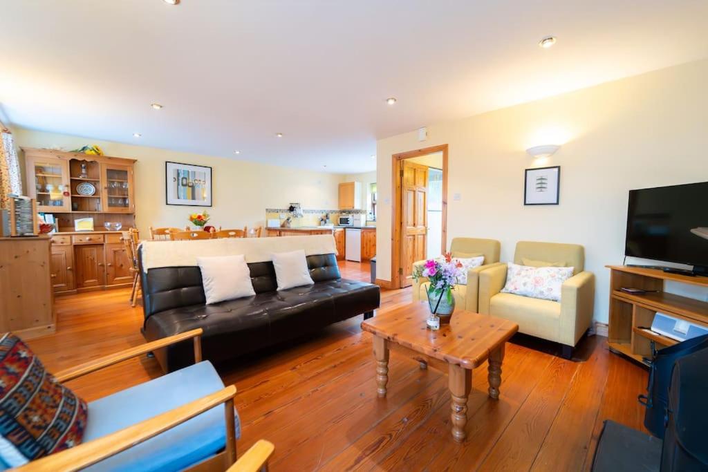 Dingle Town Cottage - Tigh Peig view 5