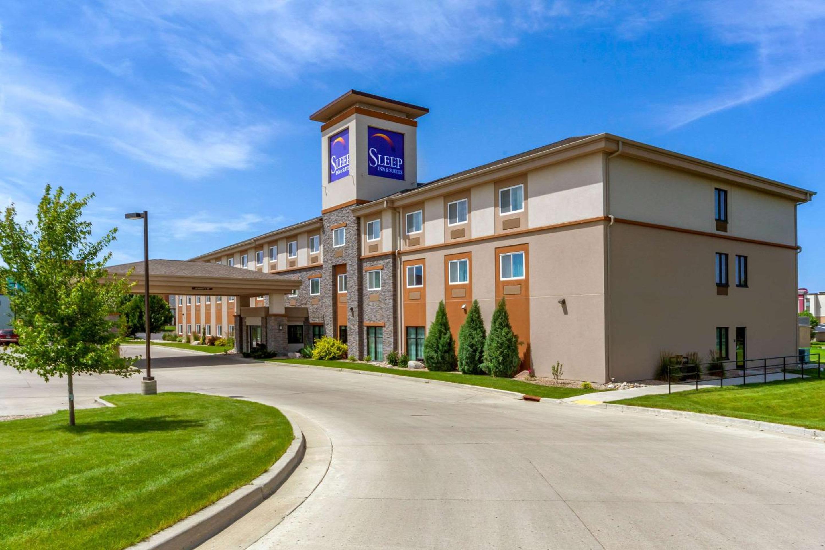 Hotel Sleep Inn & Suites Bismarck I-94 - Image 1