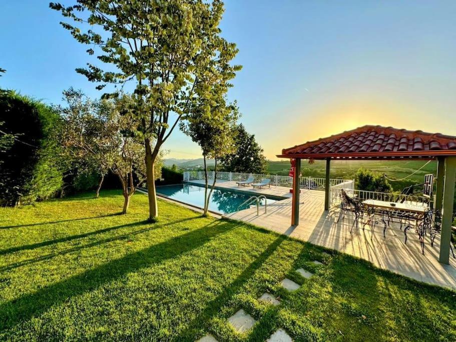 Green Garden Villa & Pool