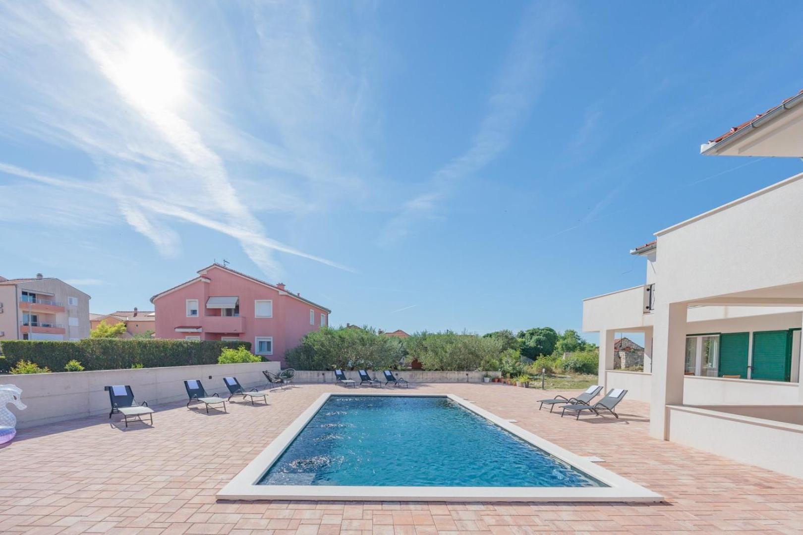 CROWONDER Apartaments Lucija