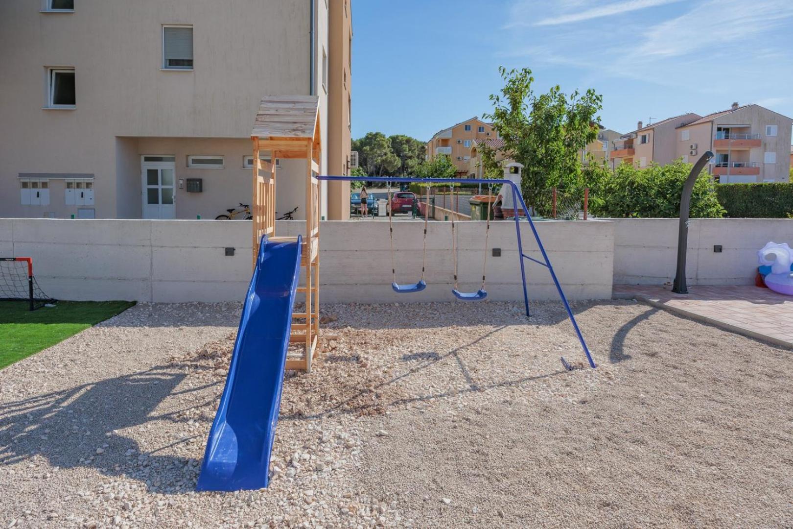 CROWONDER Apartaments Lucija