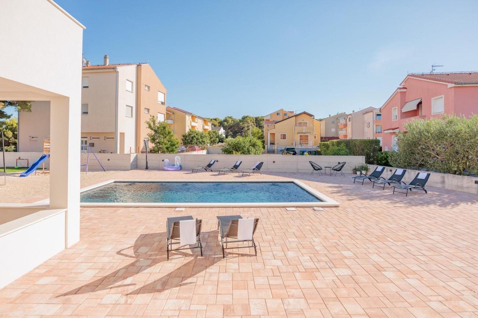 CROWONDER Apartaments Lucija