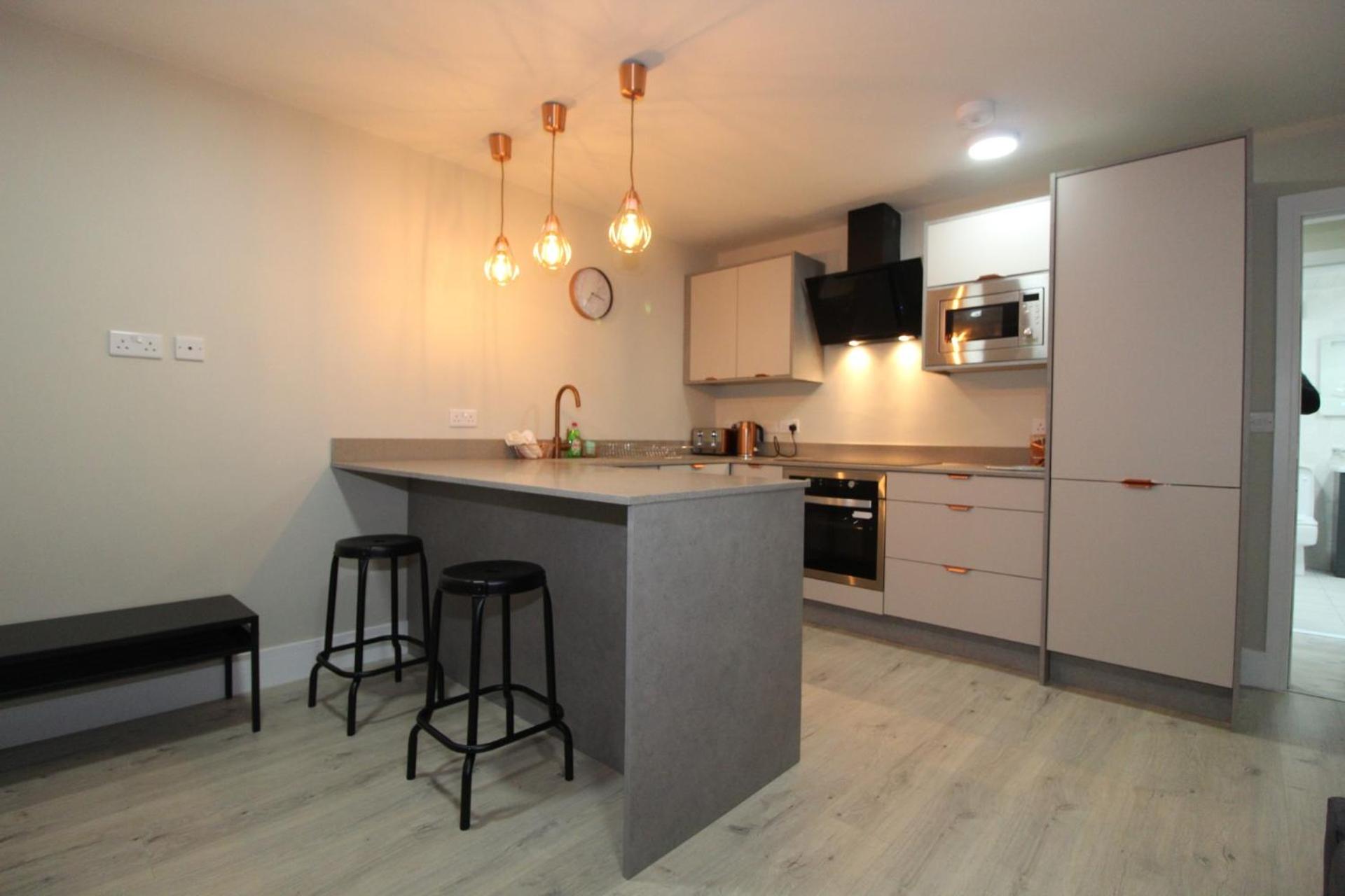 Charming Modern 2BR Flat in Central Preston view 4