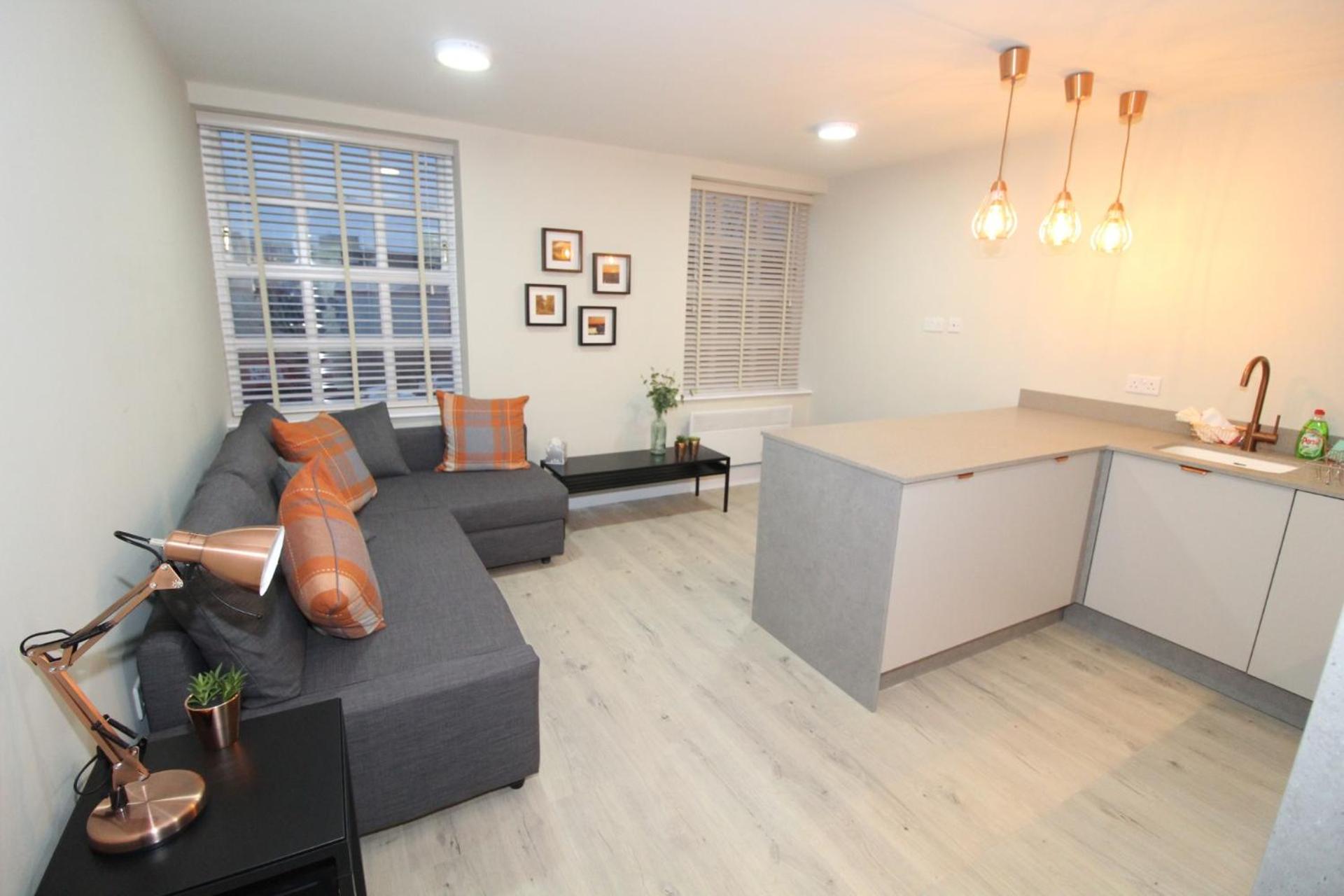 Charming Modern 2BR Flat in Central Preston view 3