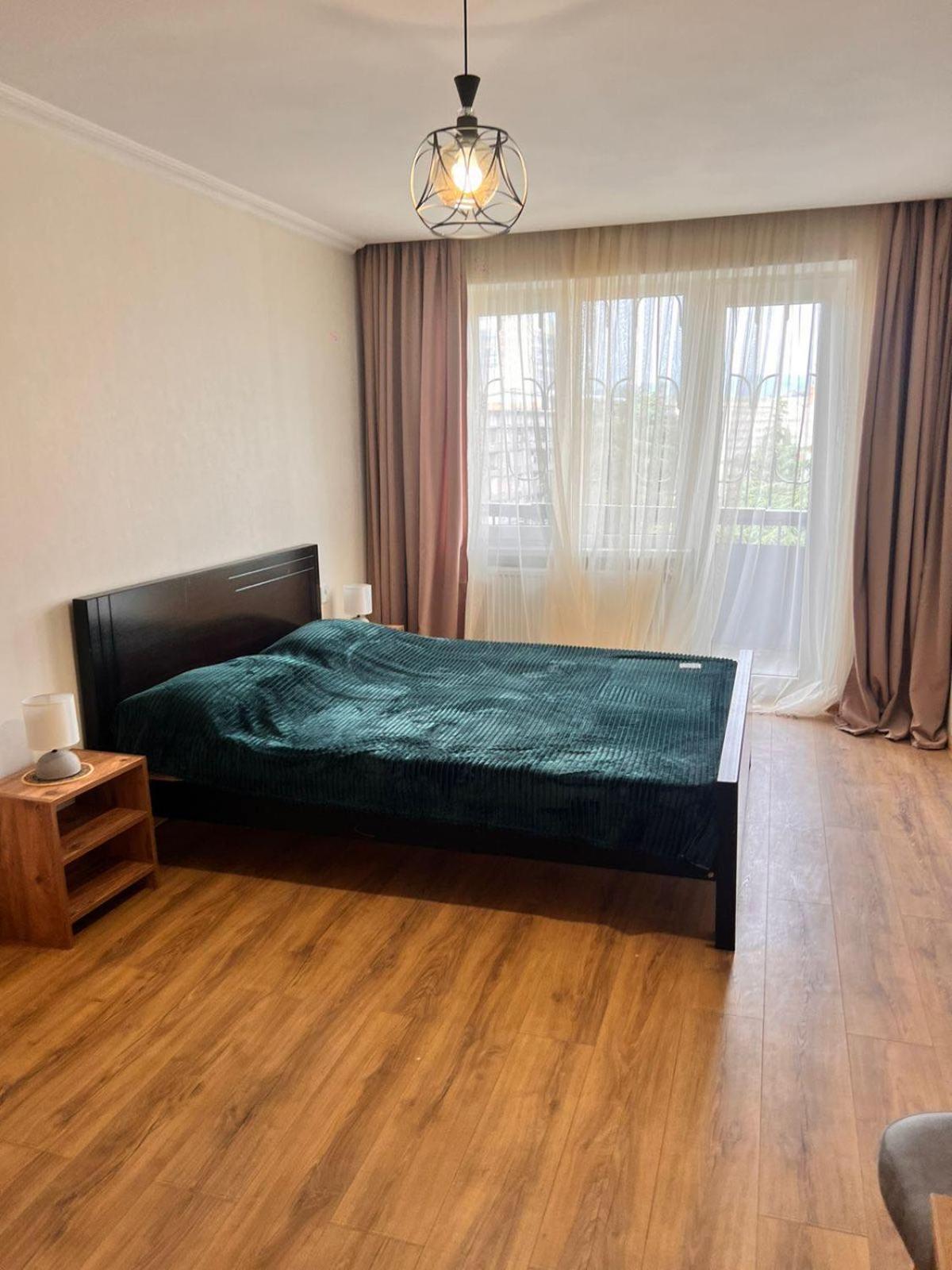 Sunny Apartment Tbilisi view 2